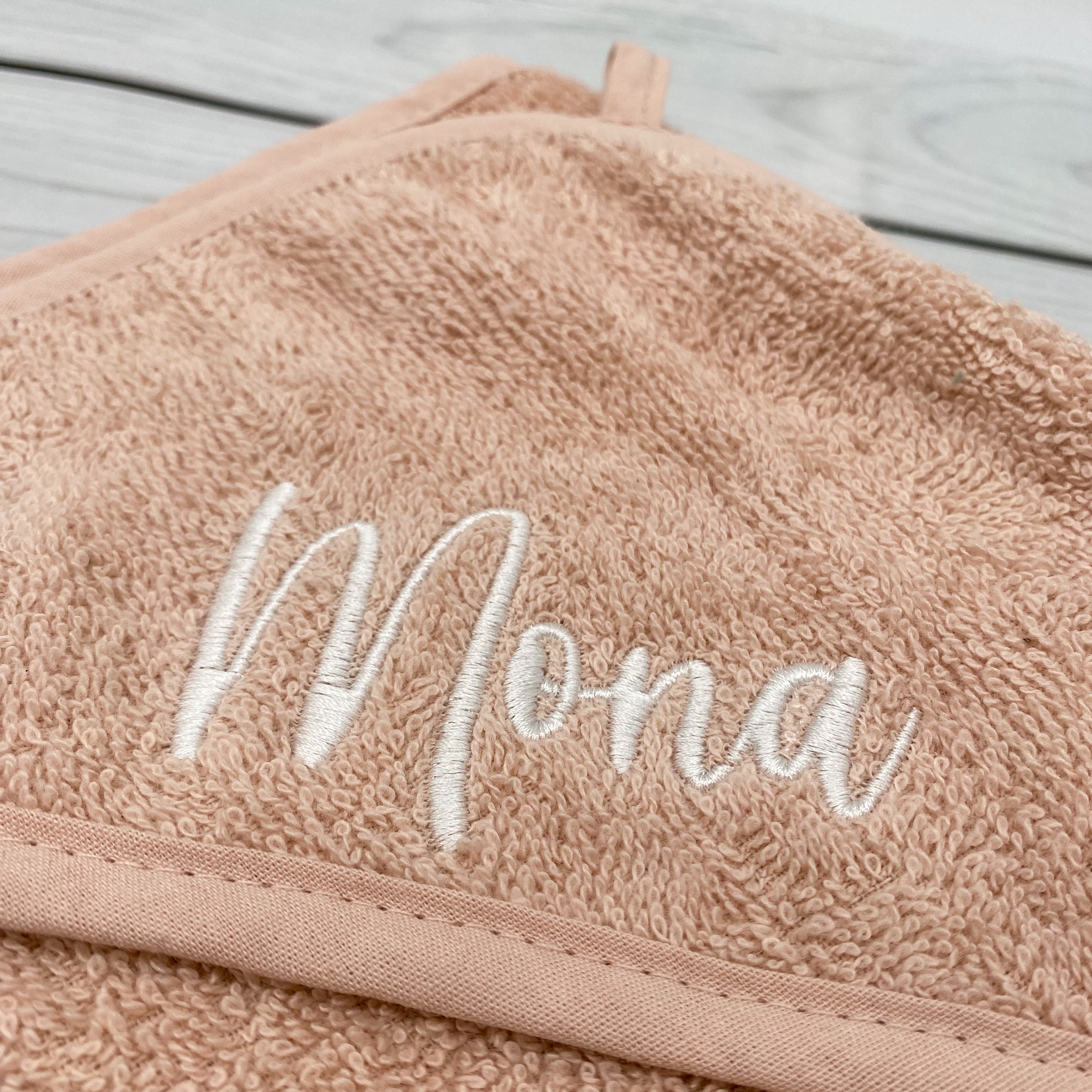 Kapuzenhandtuch bestickt mit Name - 3 Farben 100x100cm personalisiert