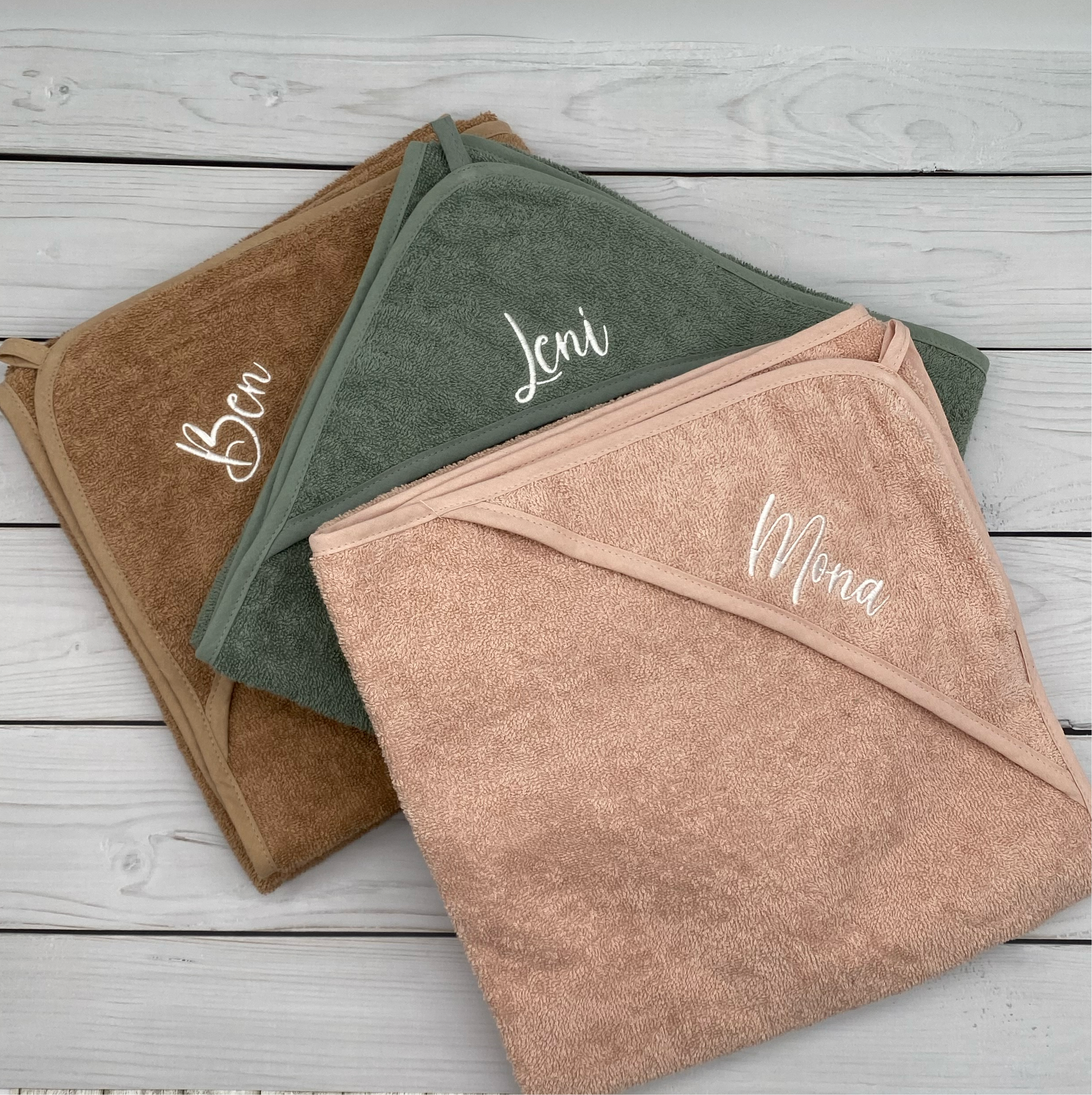 Kapuzenhandtuch bestickt mit Name - 3 Farben 100x100cm personalisiert