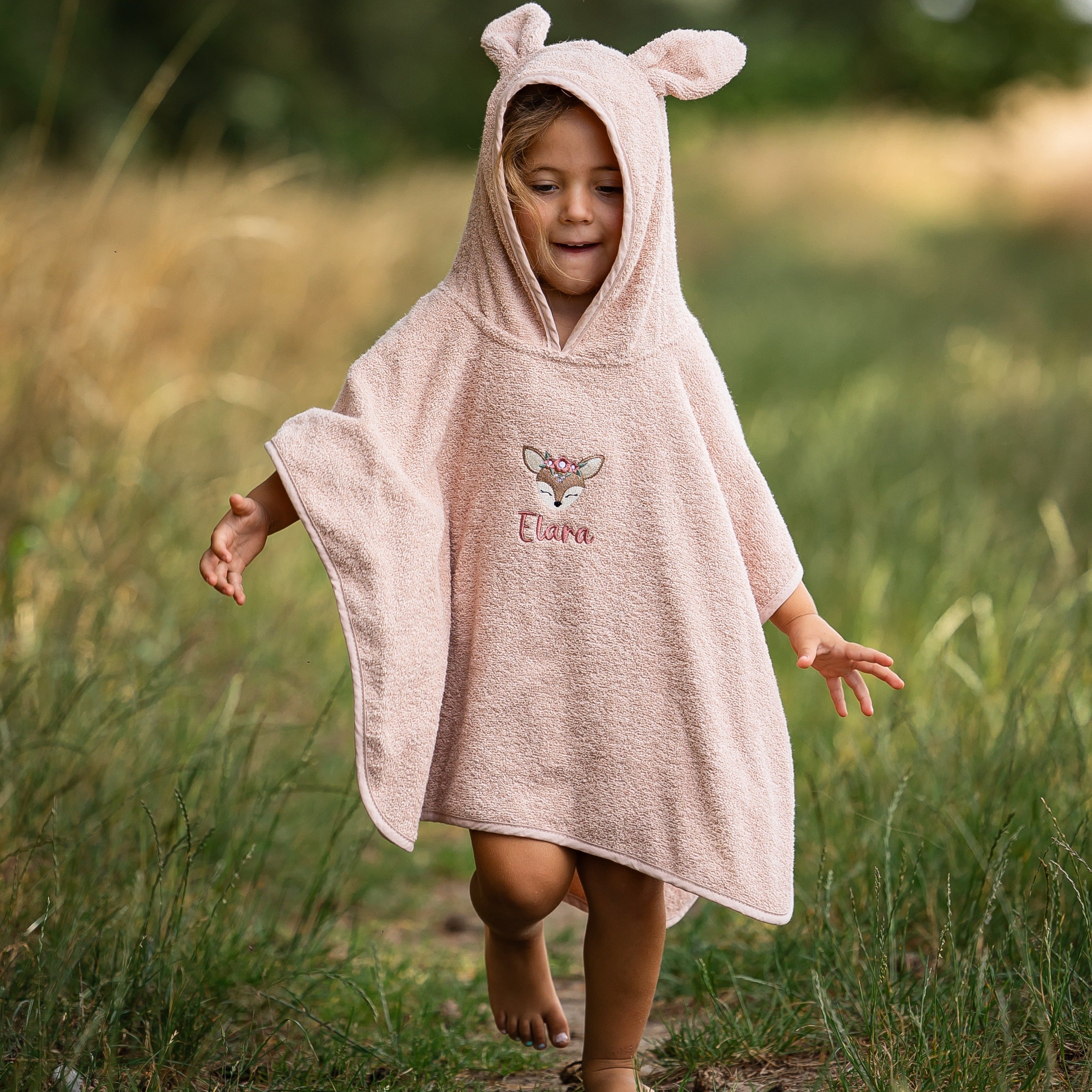 Personalisierter Badeponcho mit Reh - 100% Baumwolle