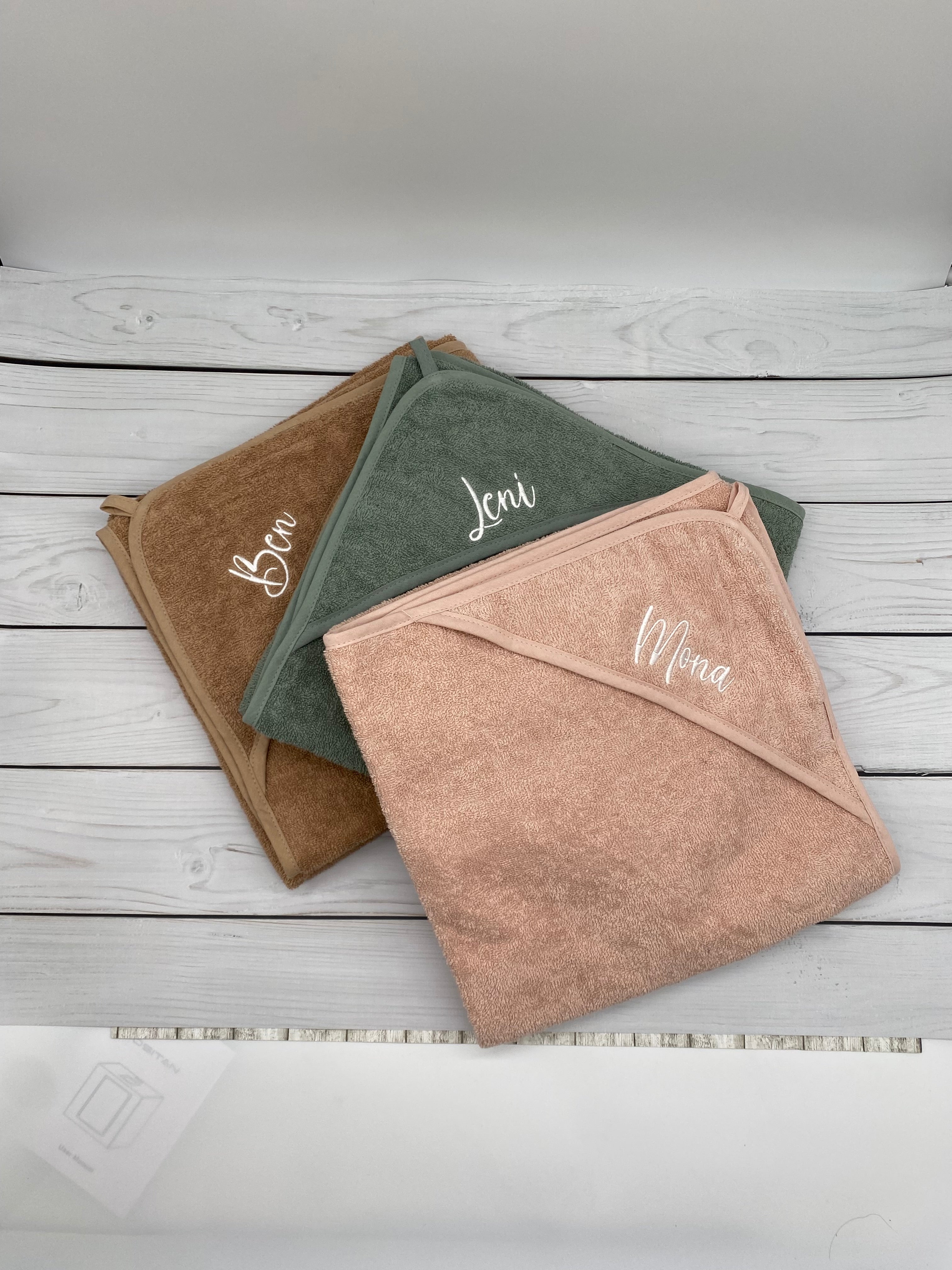 Kapuzenhandtuch bestickt mit Name - 2 Farben 100x100cm personalisiert
