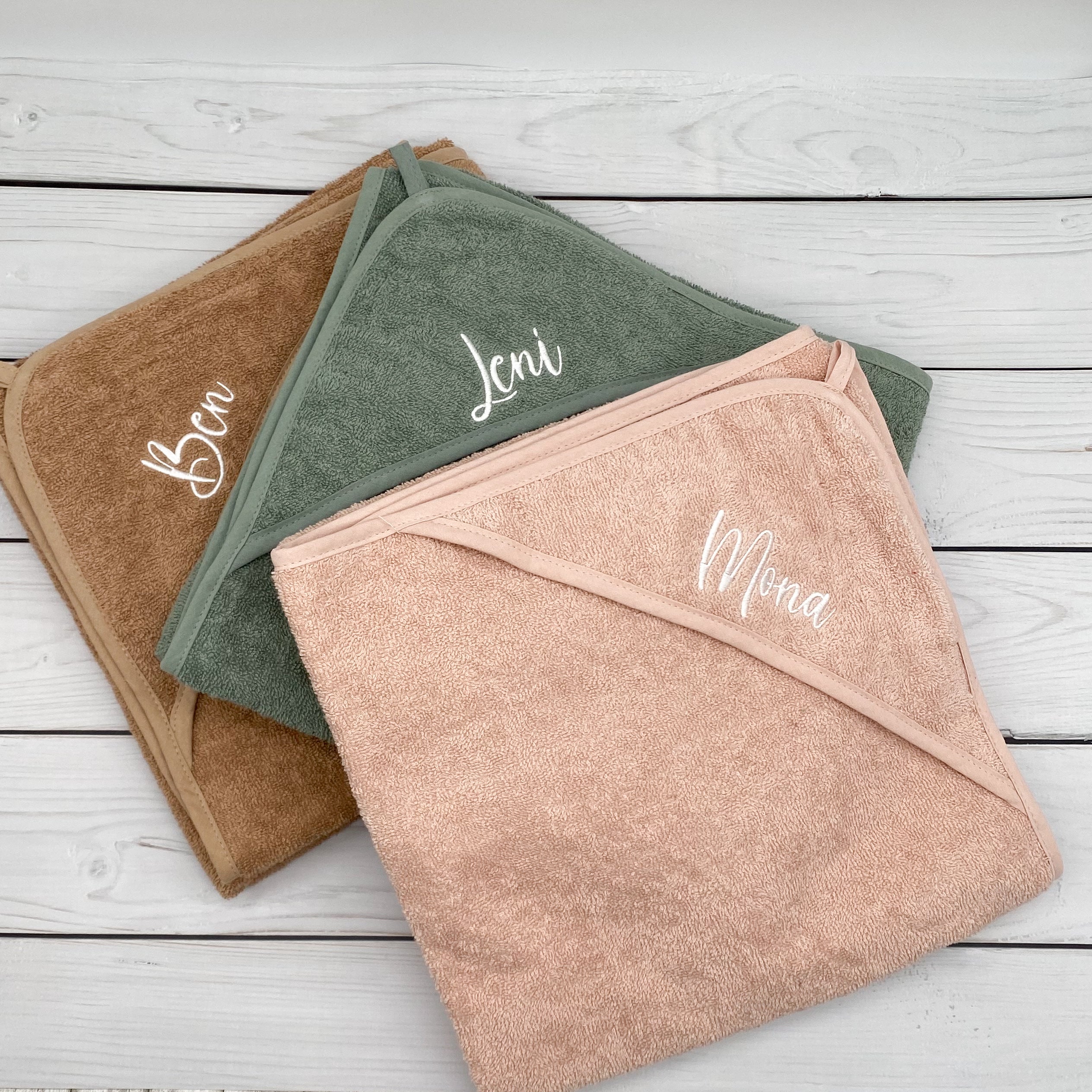 Kapuzenhandtuch bestickt mit Name - 3 Farben 100x100cm personalisiert