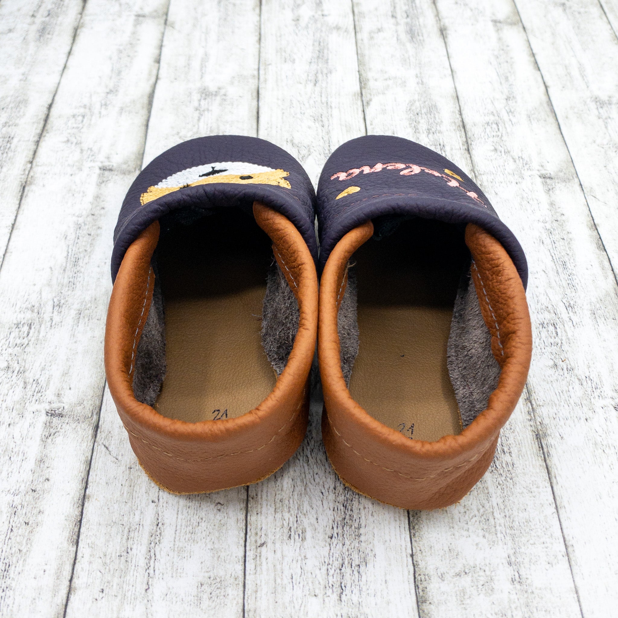 Krabbelschuhe mit Fuchsmädchen und Personalisierung aus Echtleder