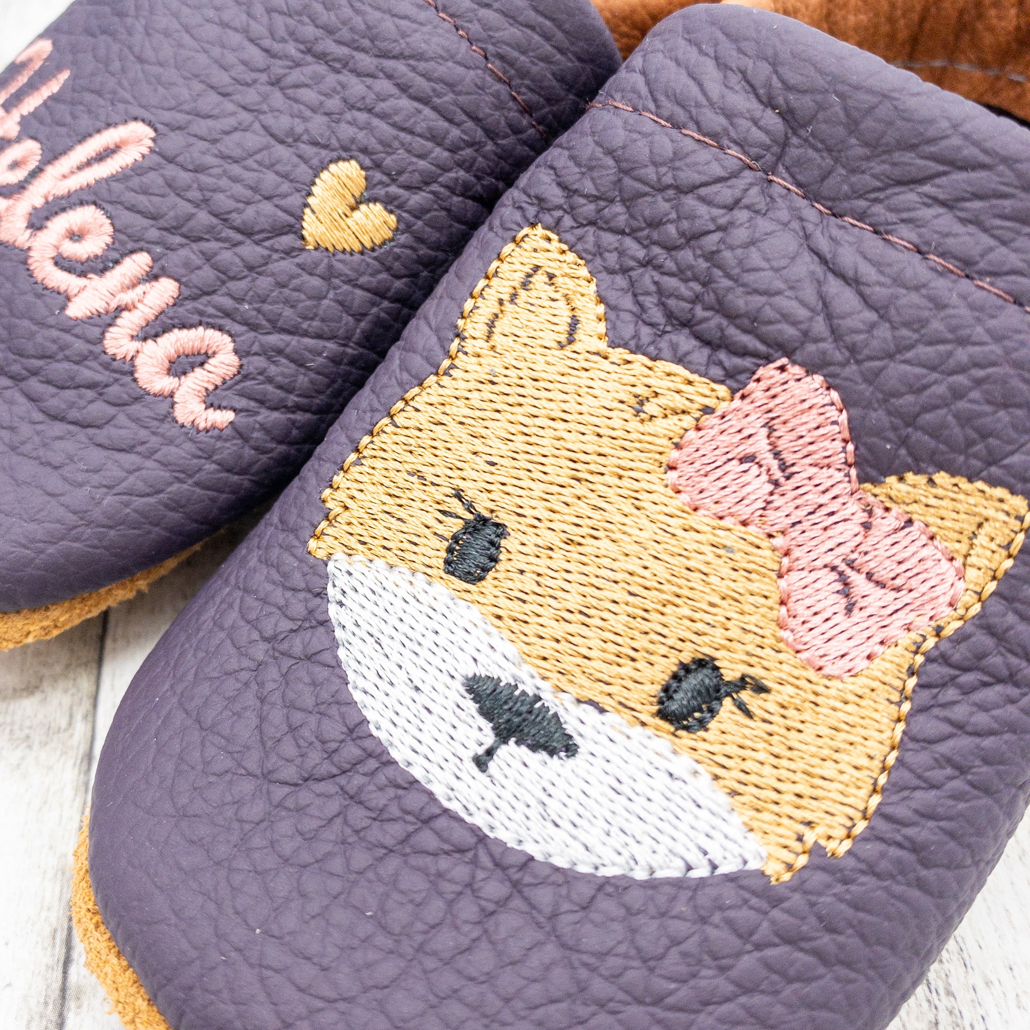 Krabbelschuhe mit Fuchsmädchen und Personalisierung aus Echtleder