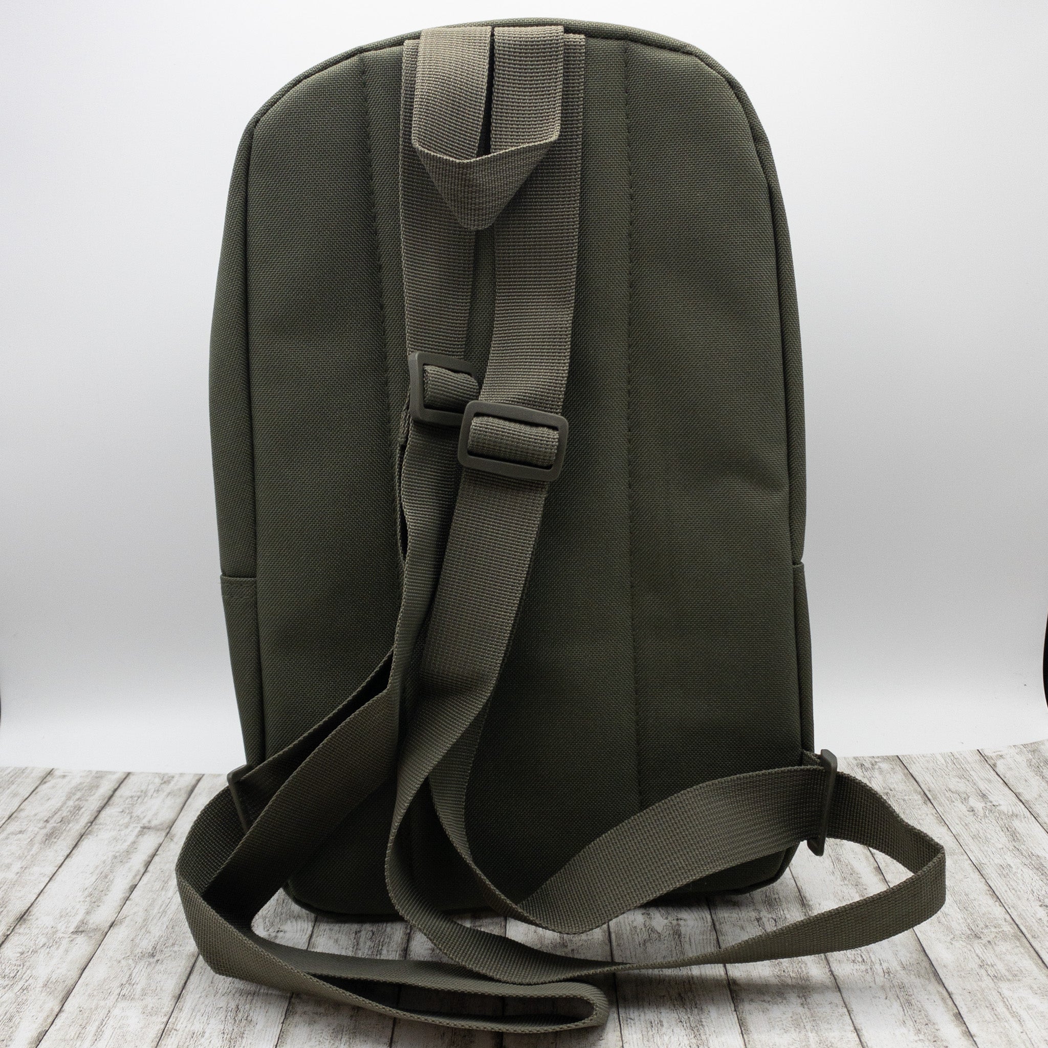Kinderrucksack personalisiert mit Name und Häschen bestickt
