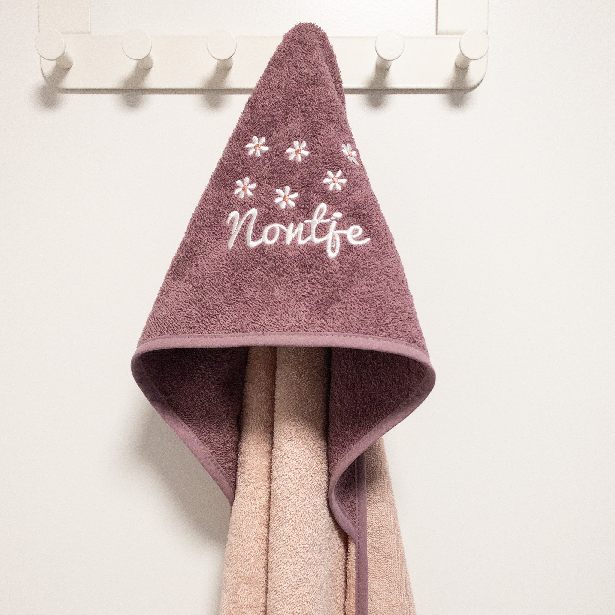 Personalisiertes Kapuzenhandtuch mit Blumen und Name - 100x100cm - das perfekte Geschenk zur Geburt