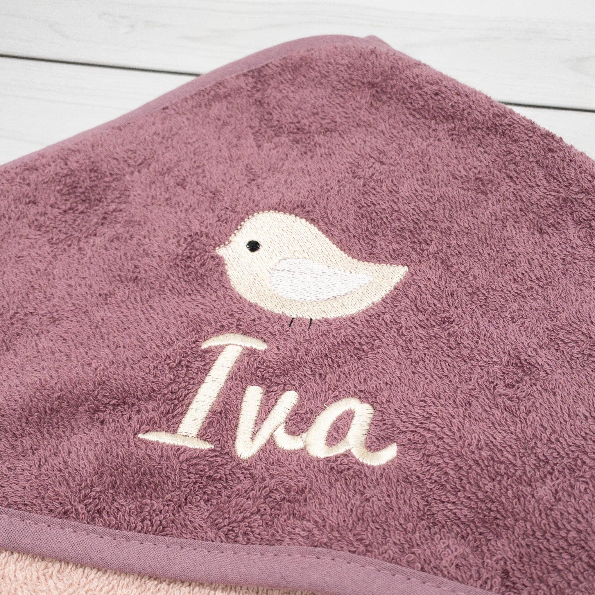 Personalisiertes Kapuzenhandtuch mit Vogel und Namen - 100x100cm- das perfekte Geschenk zur Geburt
