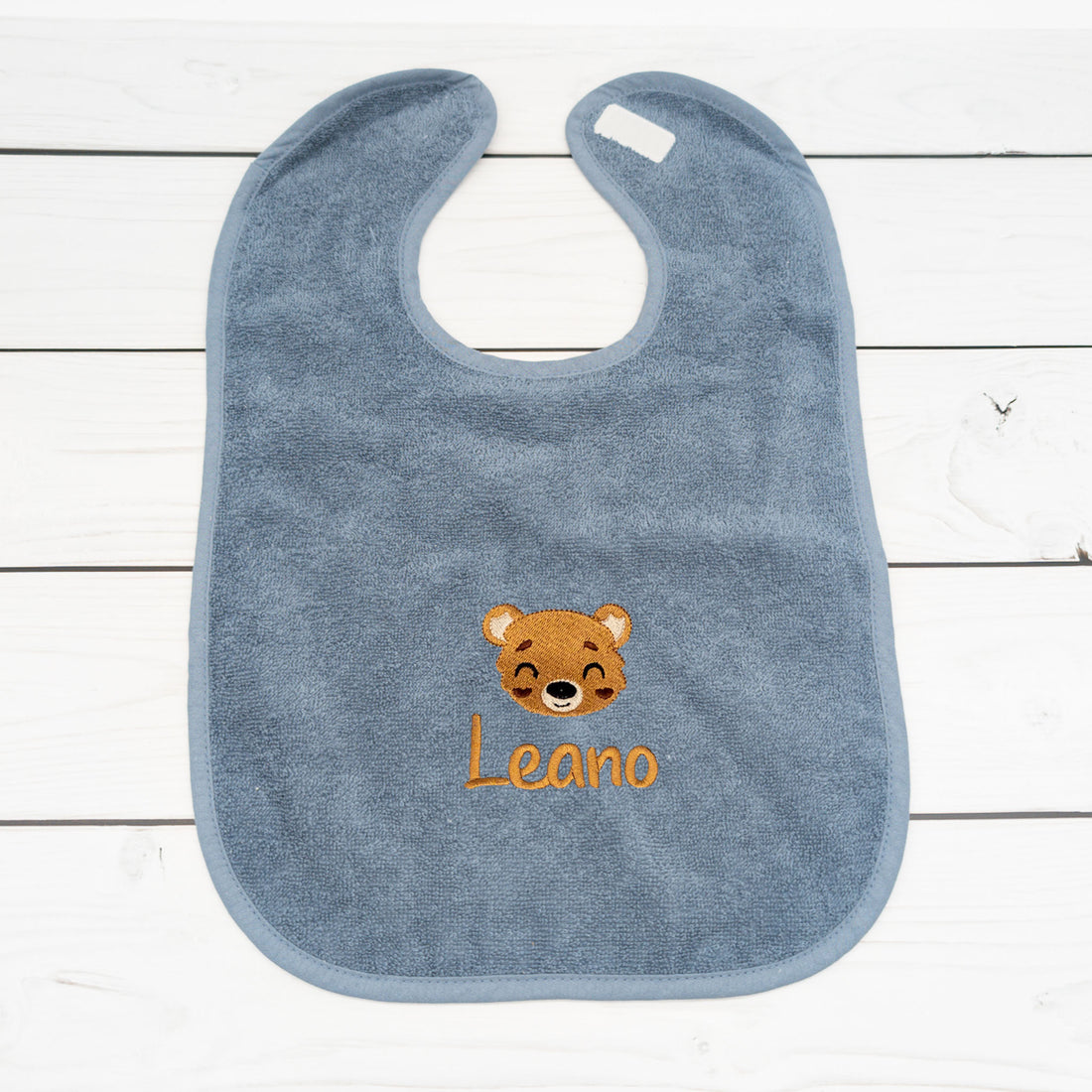 Lätzchen aus Frottee mit Bär und Name personalisiert