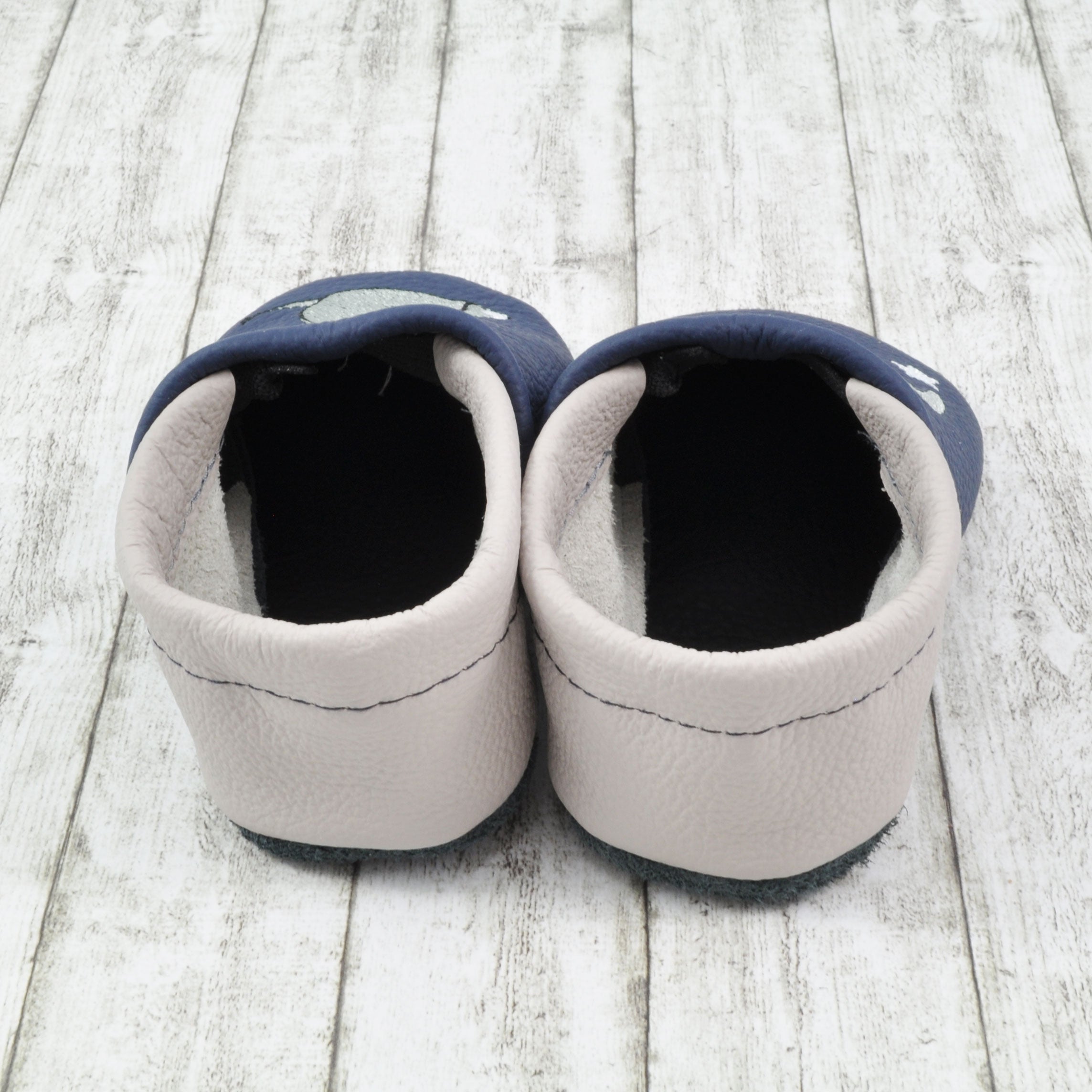 Krabbelschuhe mit Elefant und Personalisierung aus Echtleder