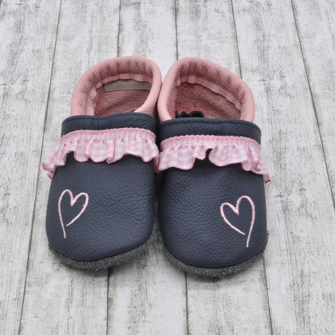 Krabbelschuhe in dunkelblau mit Herz in Größe 20
