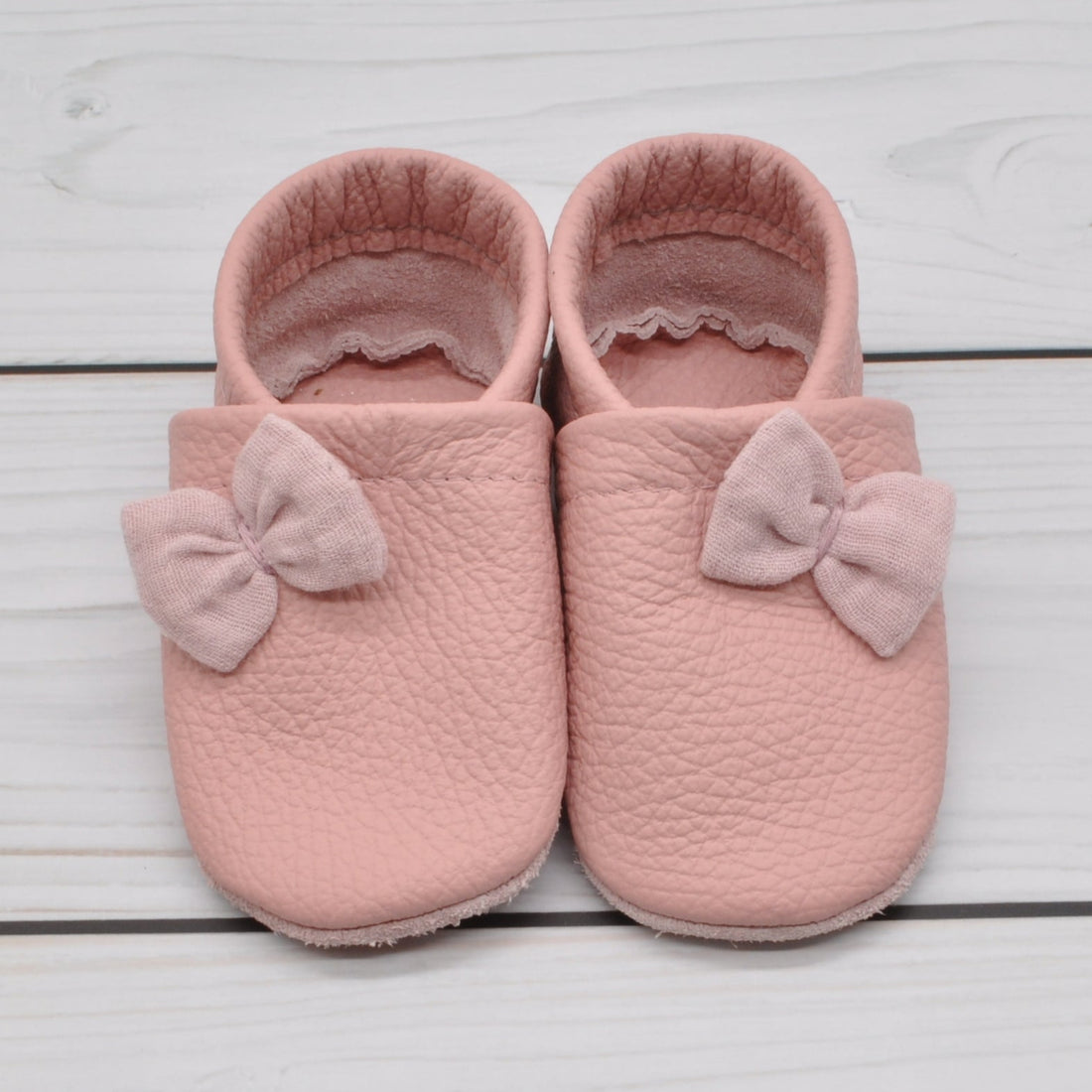 Krabbelschuhe in rosa mit Stoff-Schleife in Größe 19