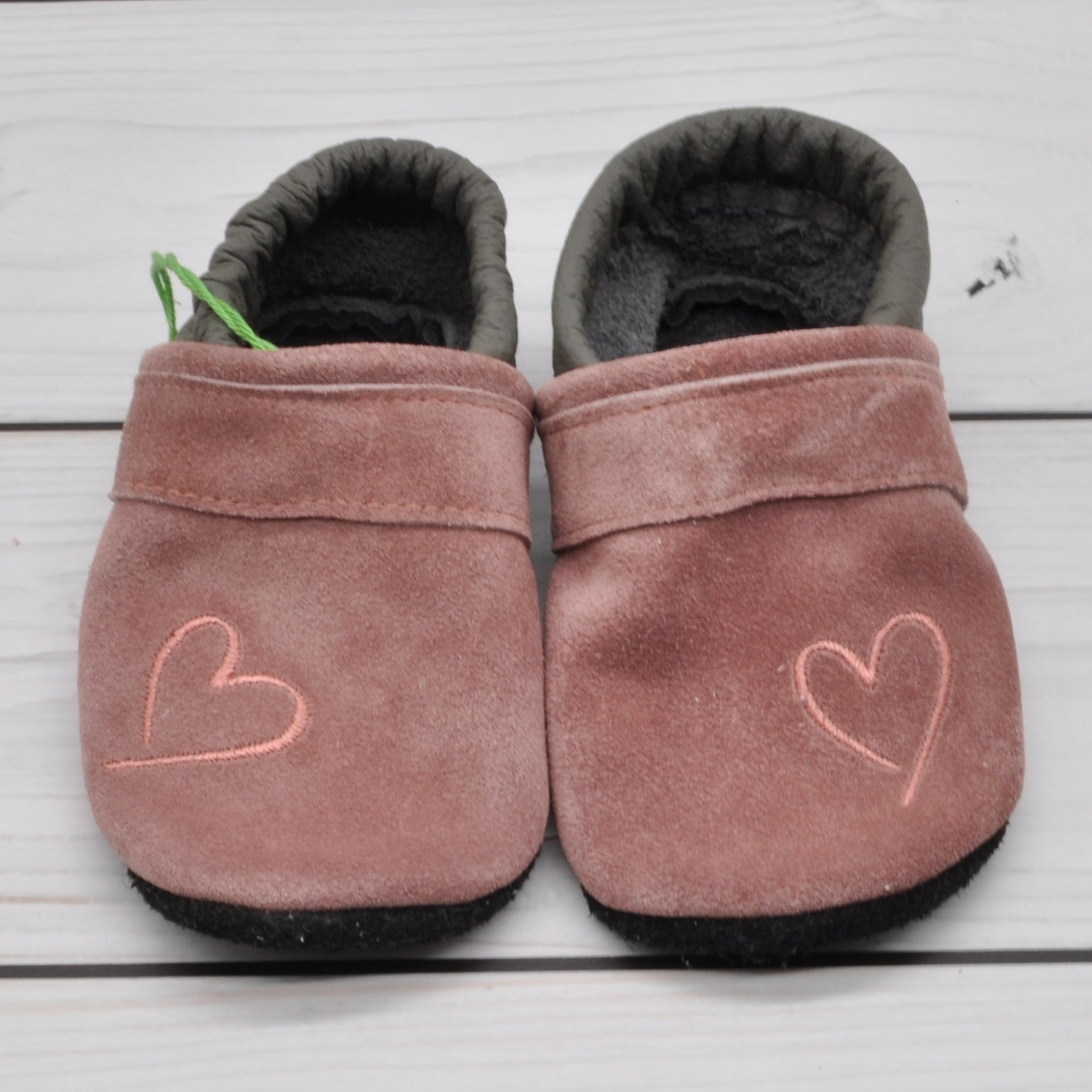 Krabbelschuhe in rosa/grau mit Herz in Größe 22