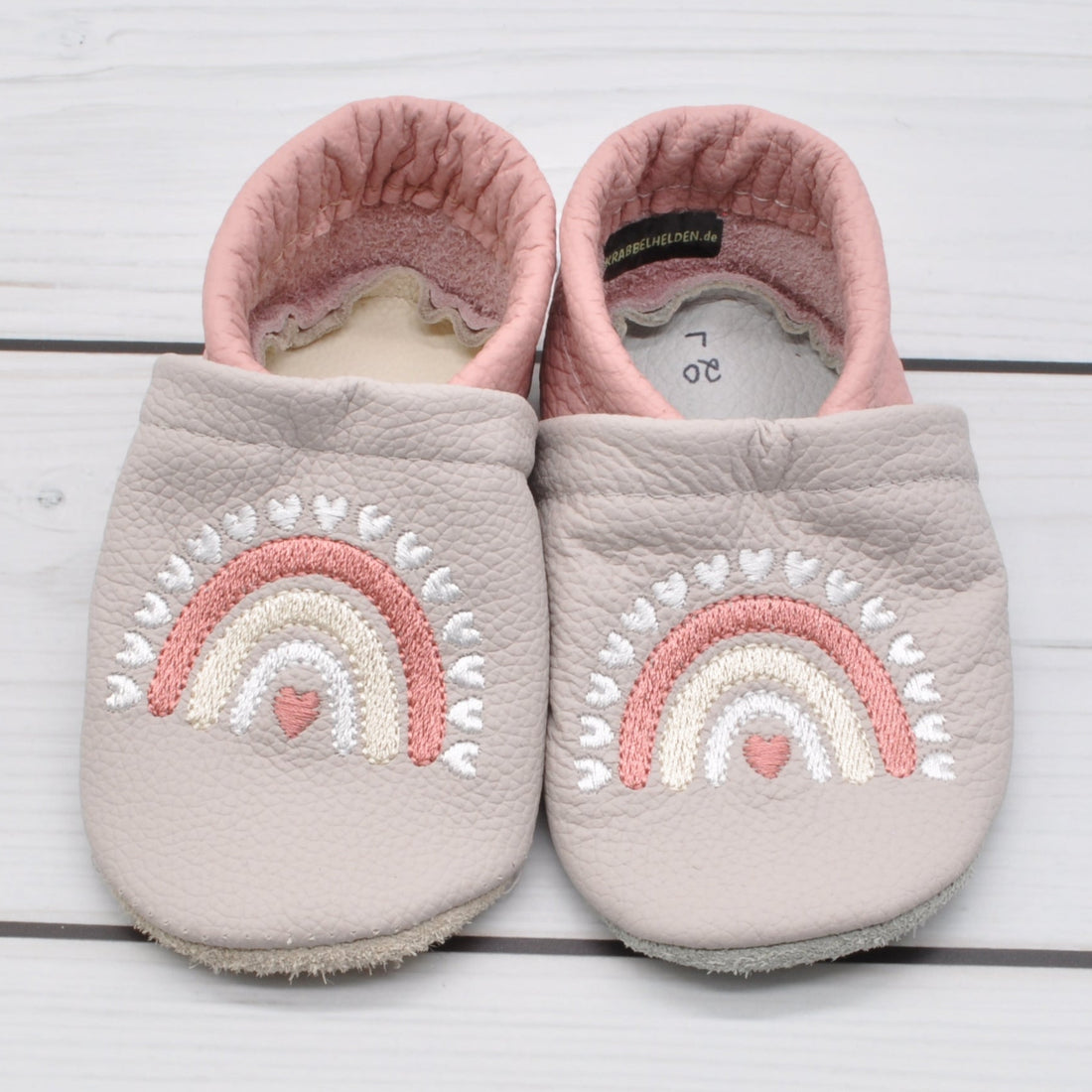 Krabbelschuhe in hellgrau und rosa mit Regenbogen in Größe 20