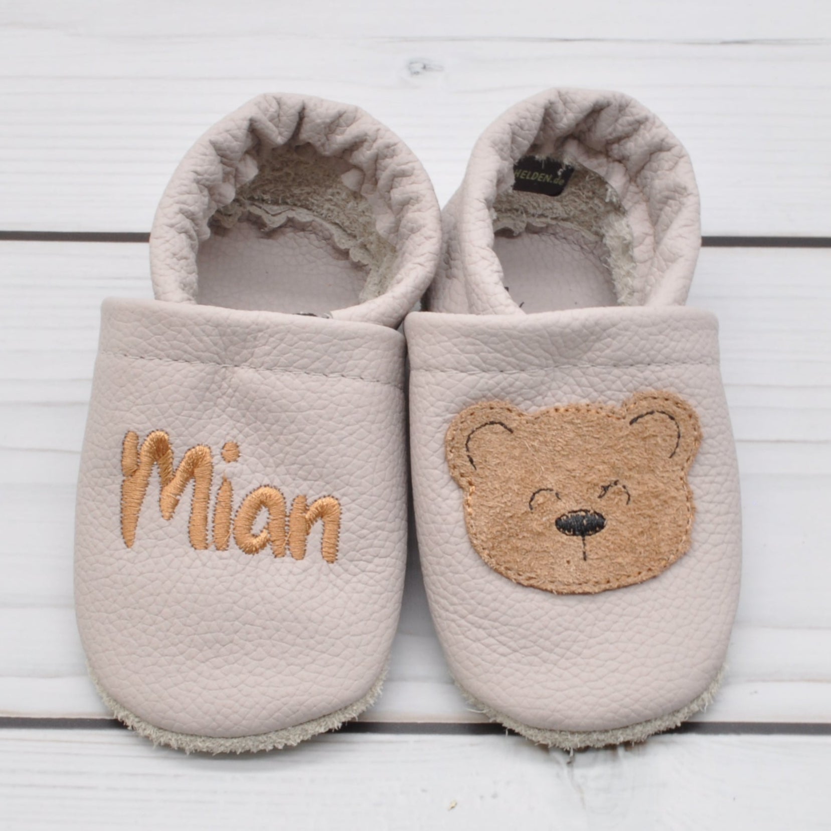 Krabbelschuhe in hellgrau mit Teddykopf für Mian in Größe 18
