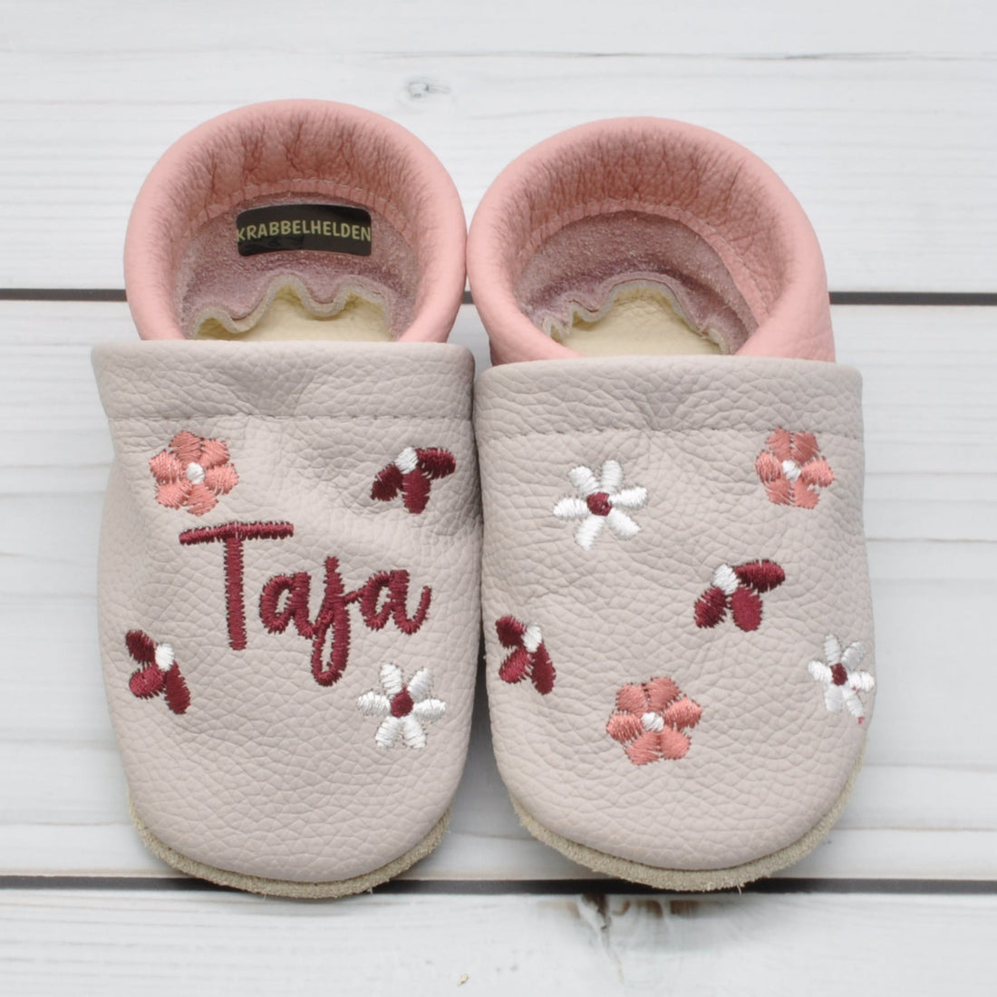 Krabbelschuhe in hellgrau und rosa mit Blumen für Taja in Größe 18