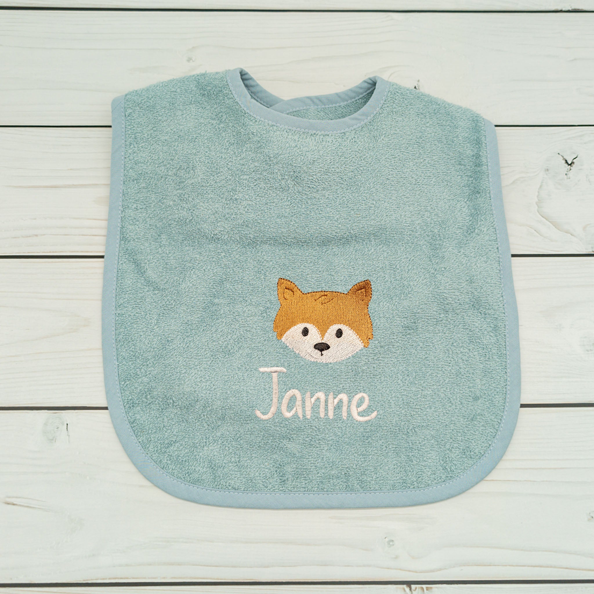 Lätzchen aus Frottee in grün mit Fuchs und Name personalisiert