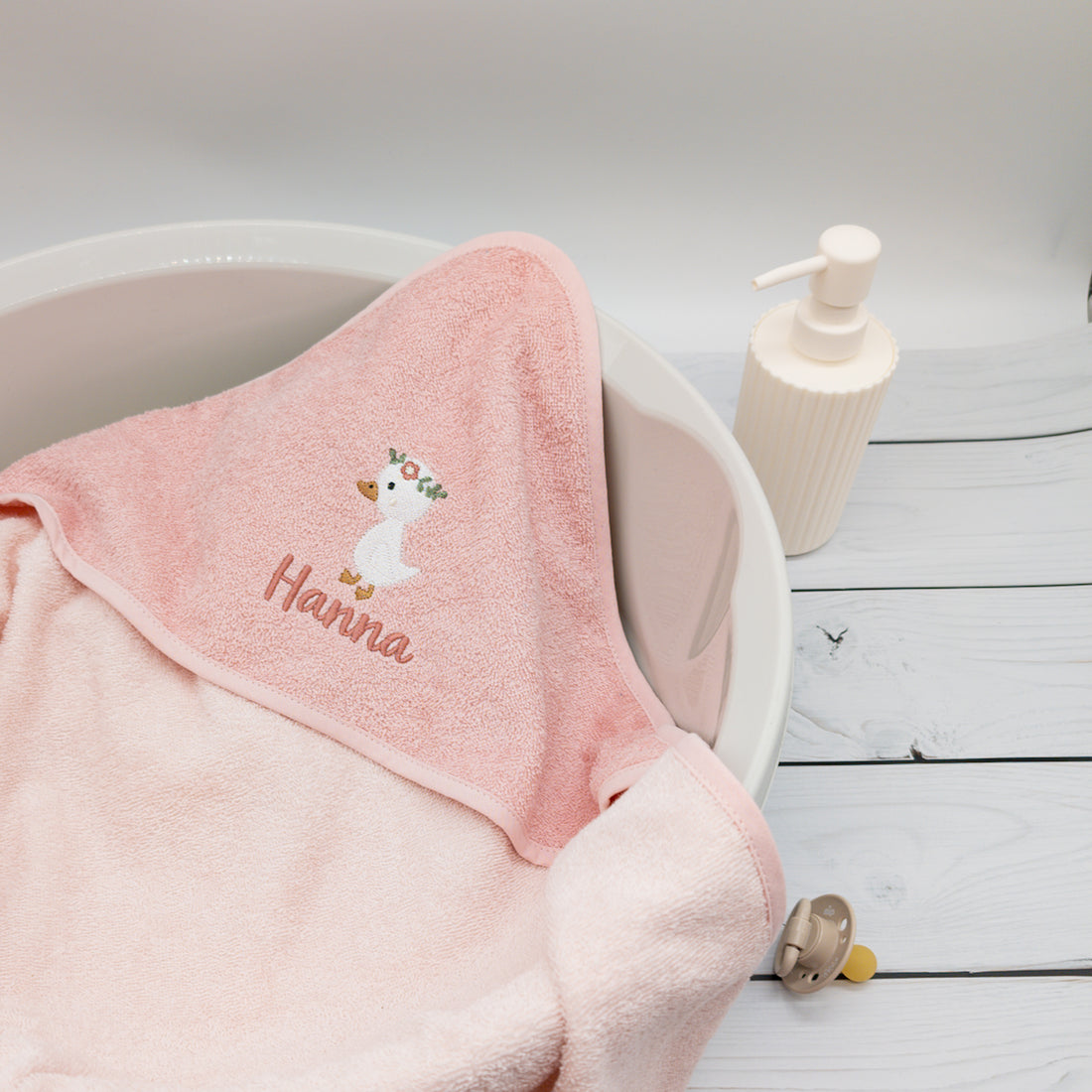 Kapuzenhandtuch mit Gans mit Namen personalisiert