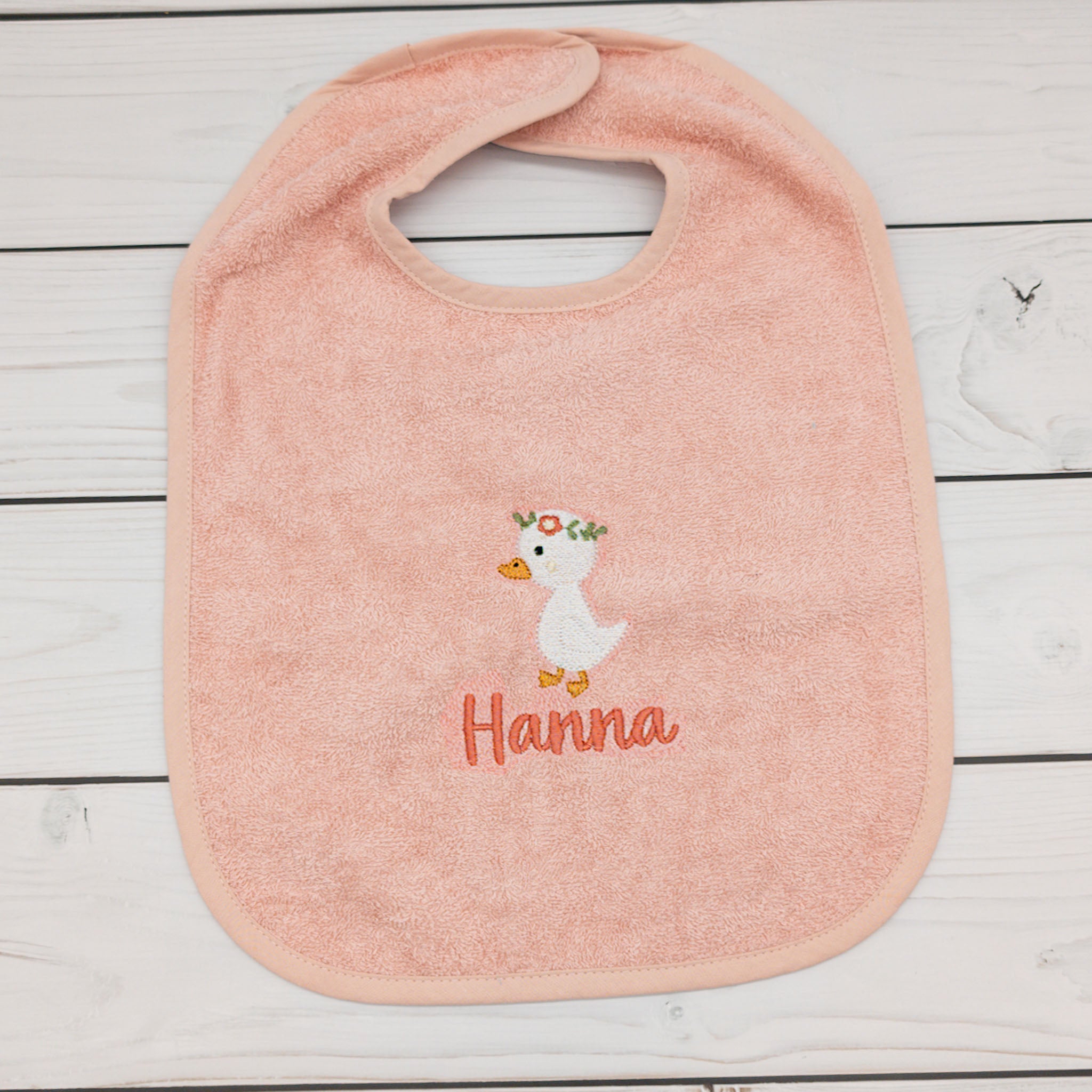 Geschenk-Set Gans in rosa inkl. Verpackung - Kapuzenhandtuch, Lätzchen und Krabbelschuhe mit Namen