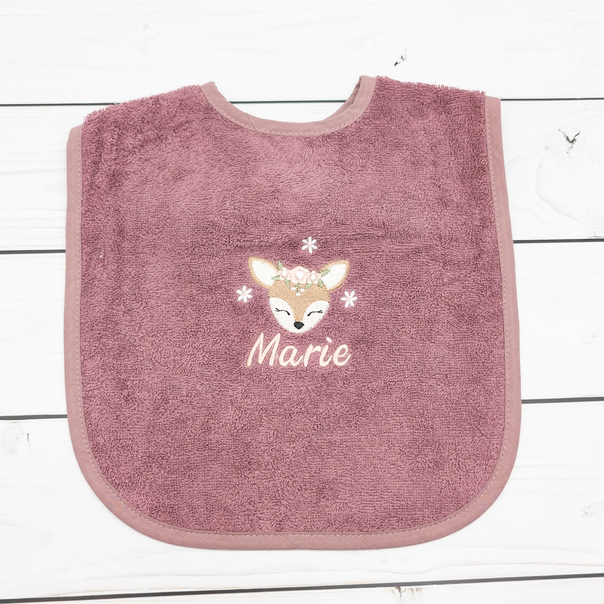 Lätzchen aus Frottee mit Reh und Name personalisiert
