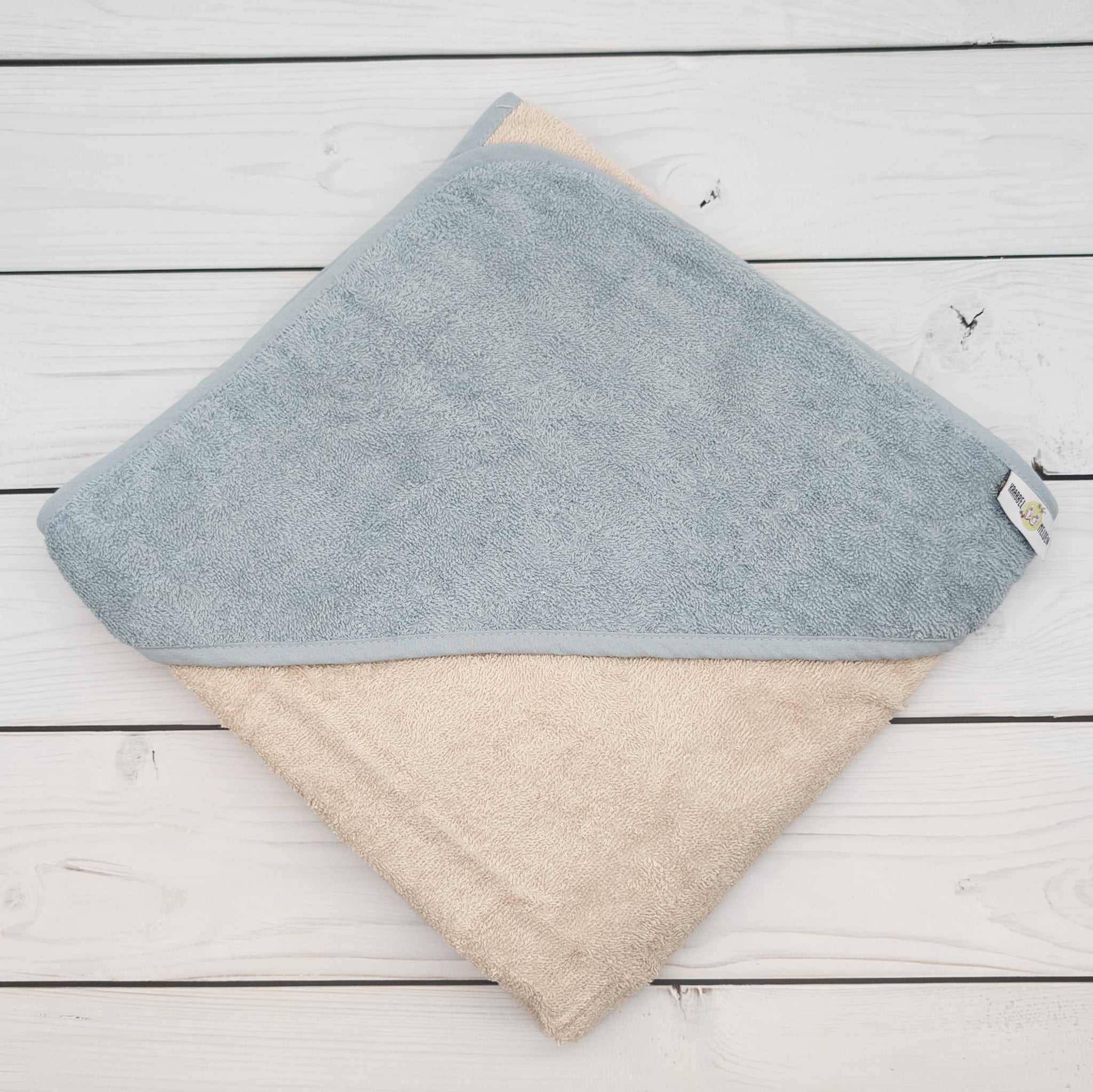 Kapuzenhandtuch mit Schaf und mit Namen personalisiert 100 x 100cm Babygeschenk