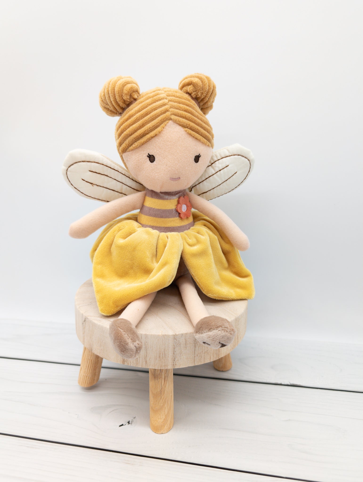 Personalisierte Stoffpuppe - Fee im Blütenkleid - zauberhafte Puppe mit Namen bestickt