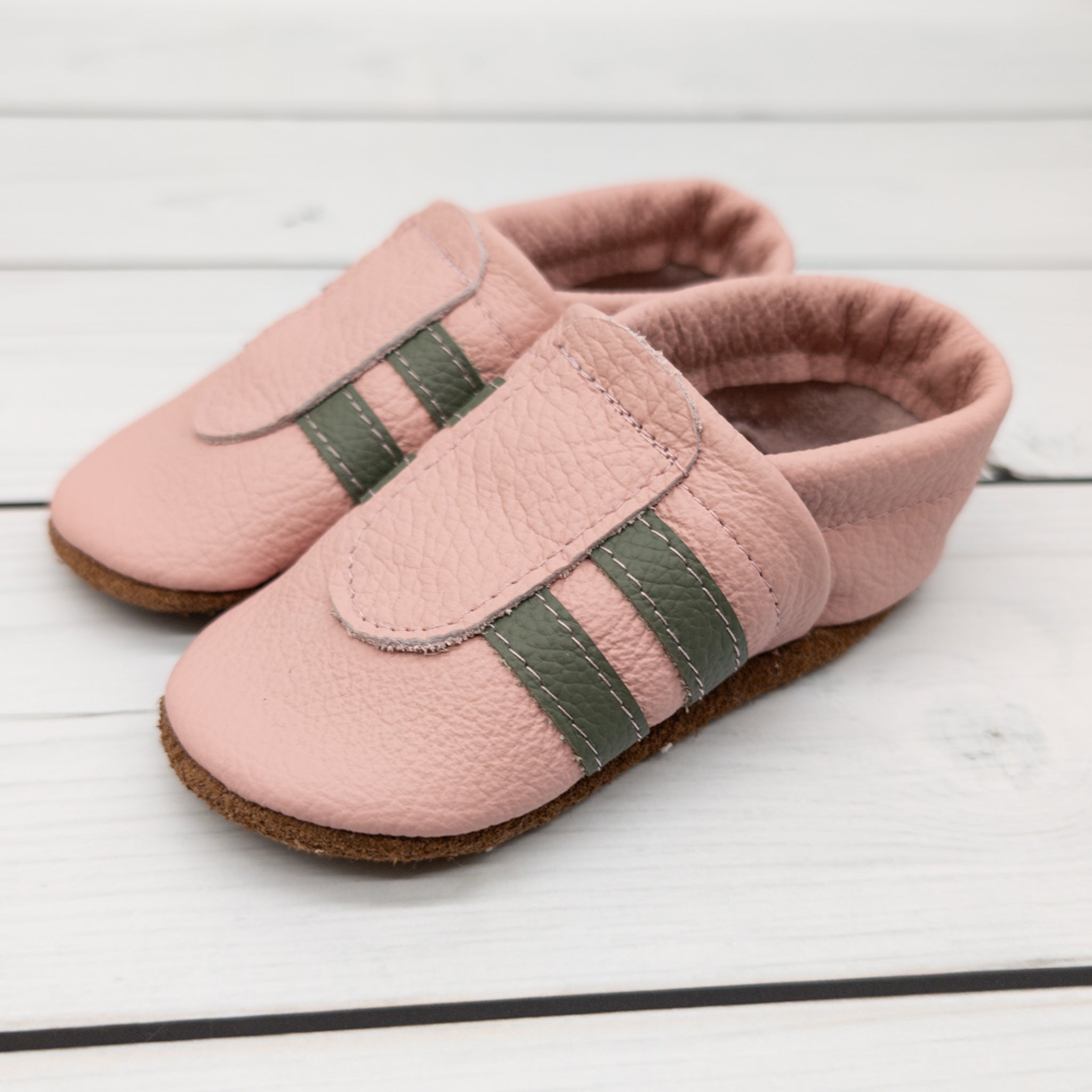 Krabbelschuhe in rosa mit grünen Streifen - Größe 21