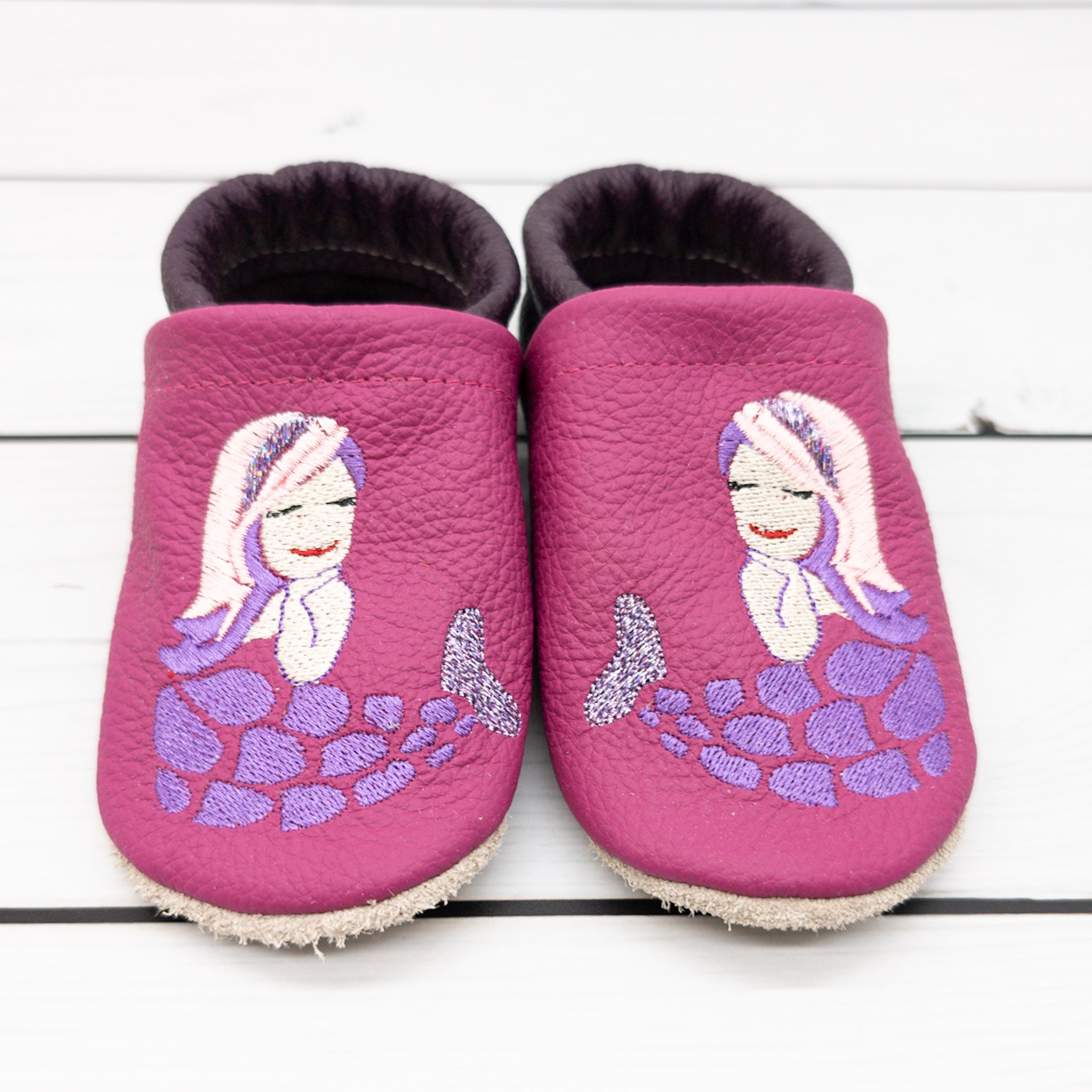 Krabbelschuhe in pink und lila mit Meerjungfrau in Größe 24