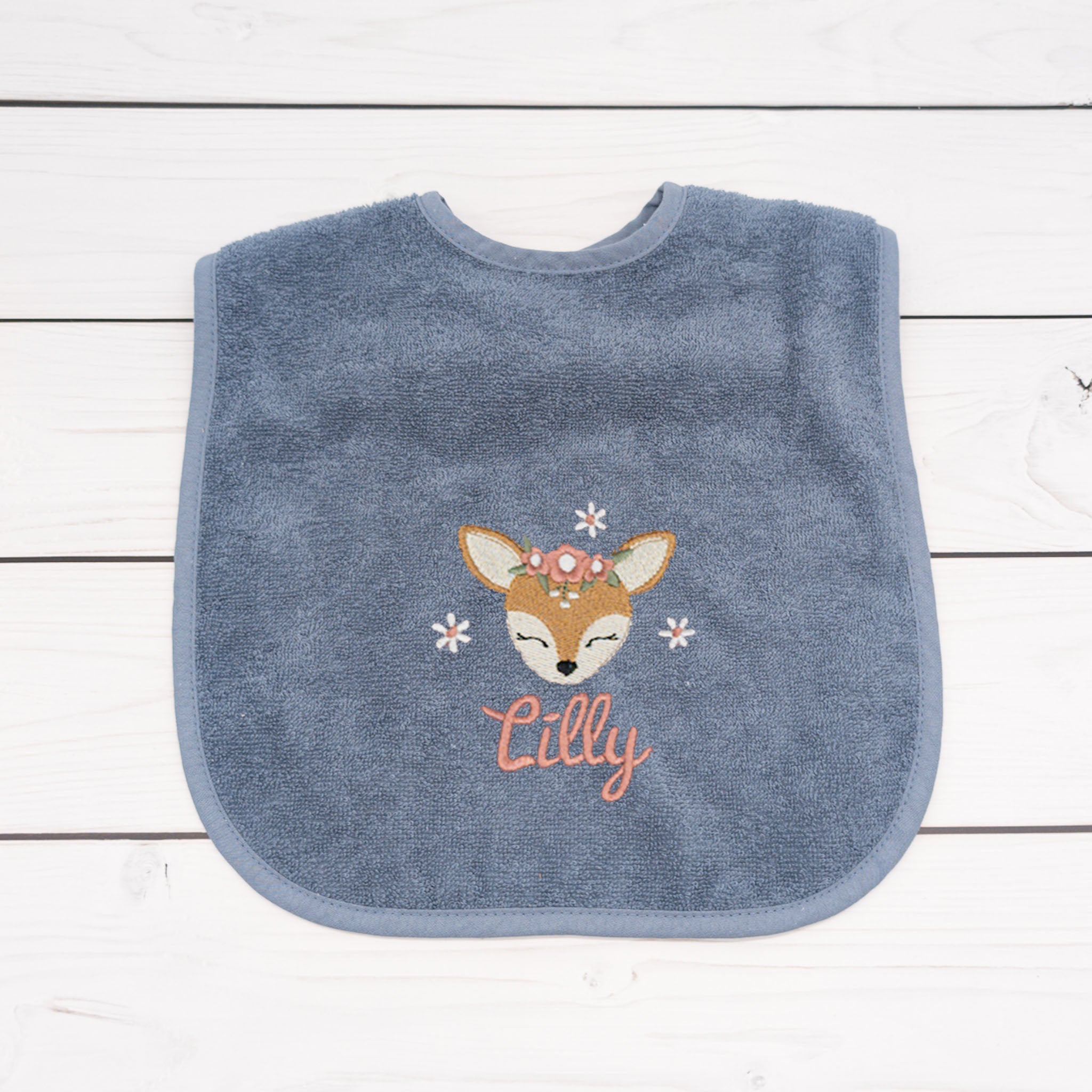 Lätzchen aus Frottee mit Reh und Name personalisiert
