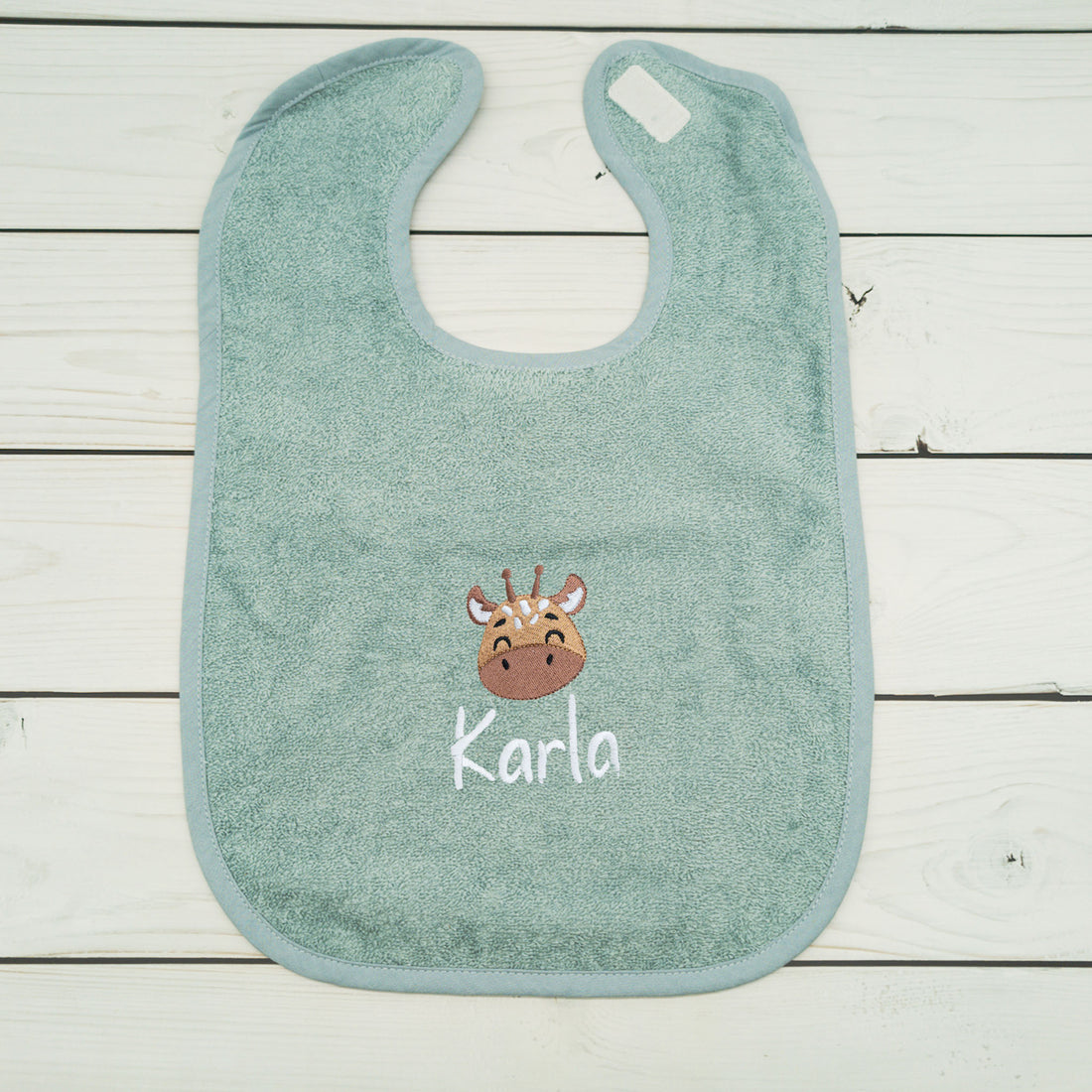Lätzchen aus Frottee mit Giraffe und Name personalisiert
