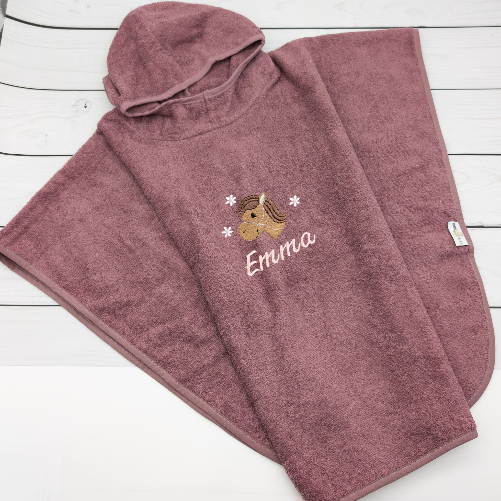 Badeponcho mit Pferd mit Blumen und Namen - Tolles Must Have für die Badezeit