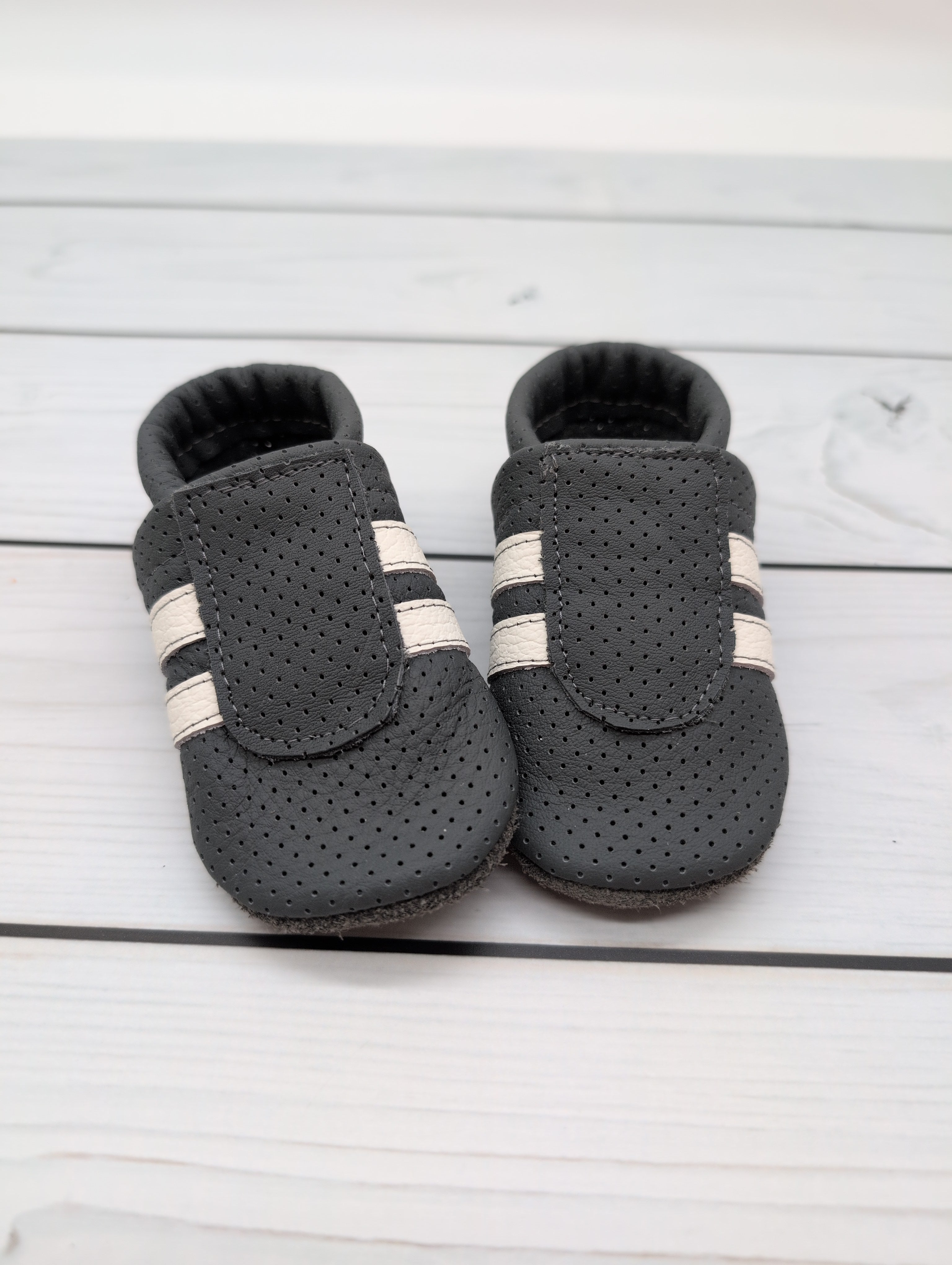 Sommer Krabbelschuhe in grau als Sneaker in grau Größe 21 - so luftig wie Sandalen