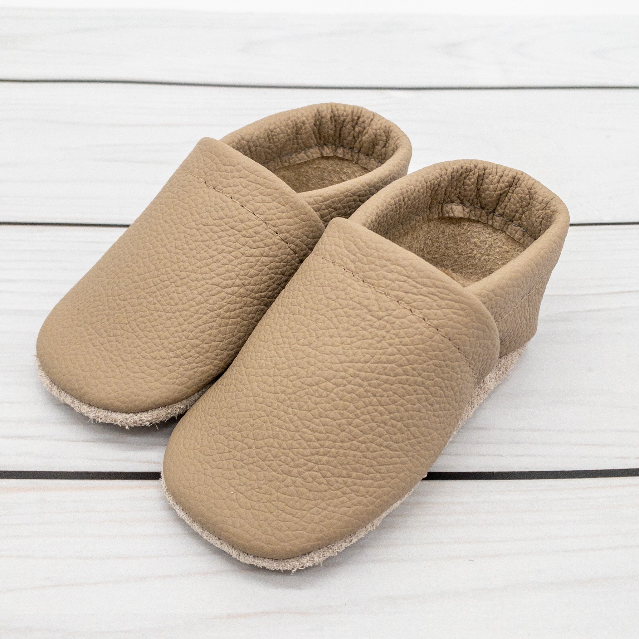 Krabbelschuhe für Baby und Kleinkinder in drei Farben wählbar