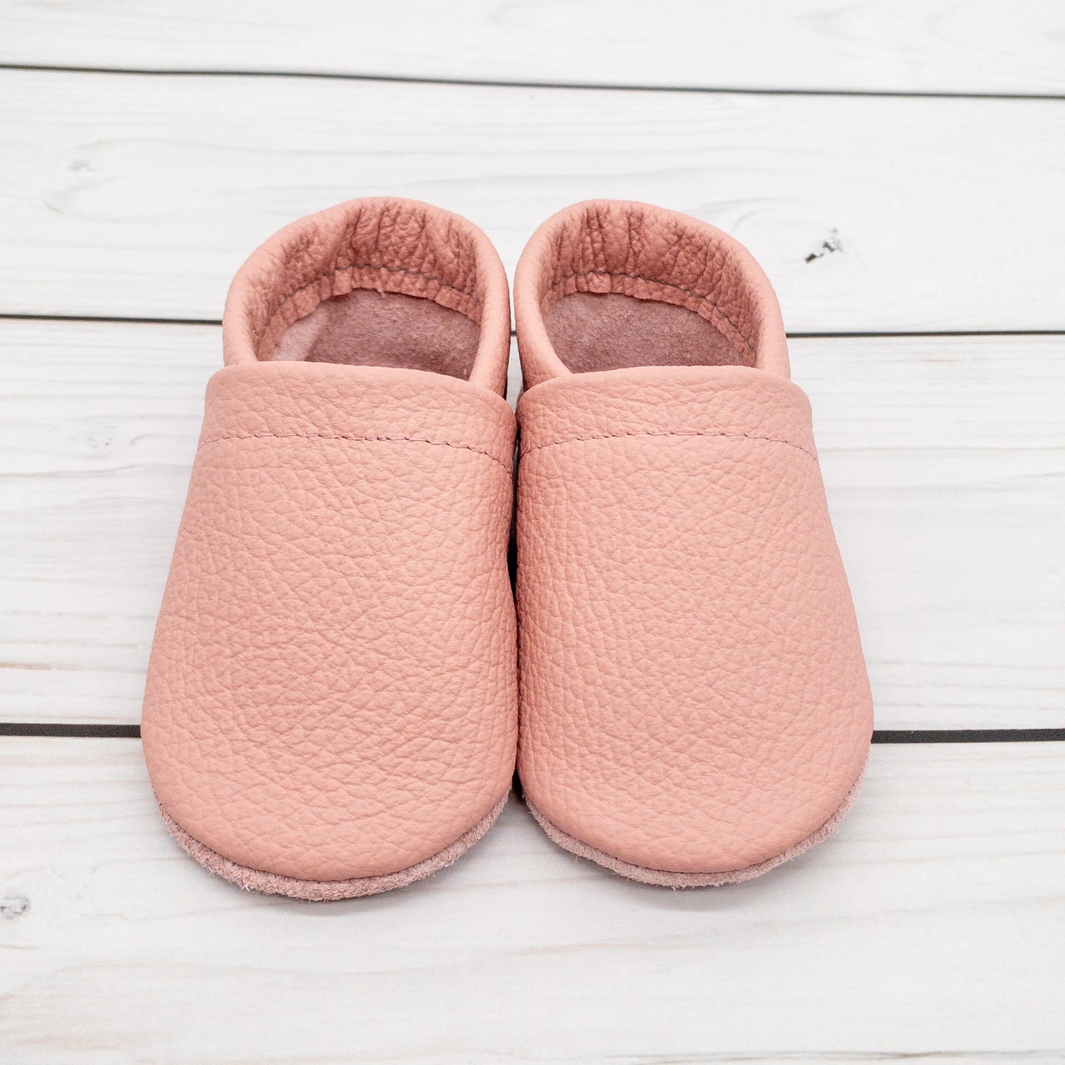 Krabbelschuhe für Babys und Kleinkinder in drei Farben wählbar - altrosa - himbeere - pflaume