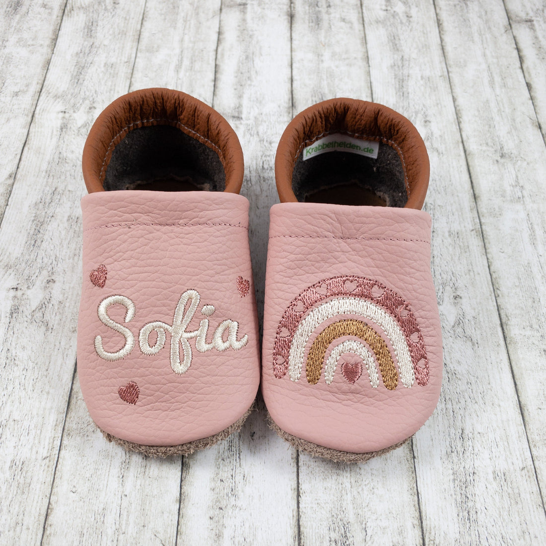 Krabbelschuhe mit Regenbogen und Herzen bestickt Echtleder