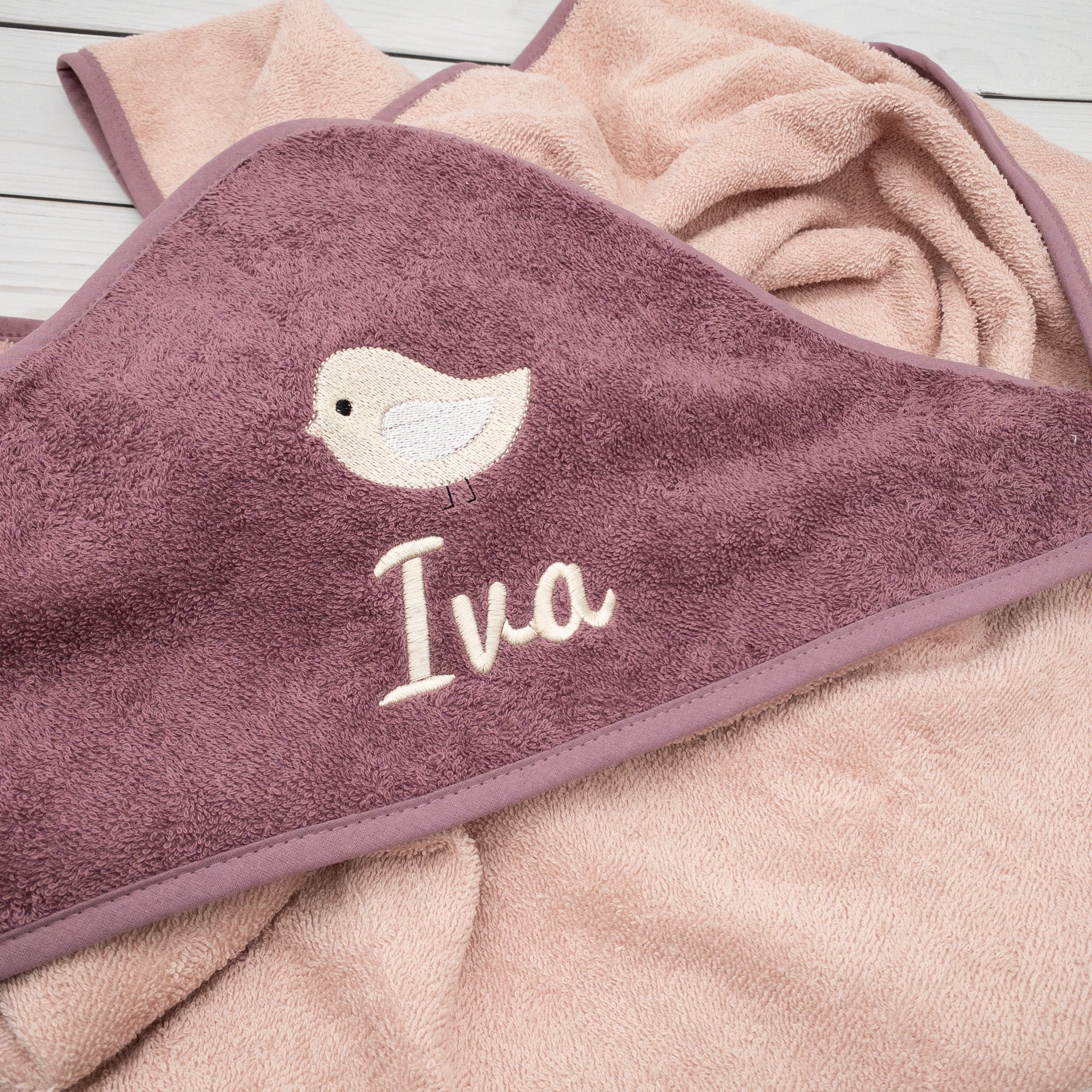 Personalisiertes Kapuzenhandtuch mit Vogel und Namen - 100x100cm- das perfekte Geschenk zur Geburt