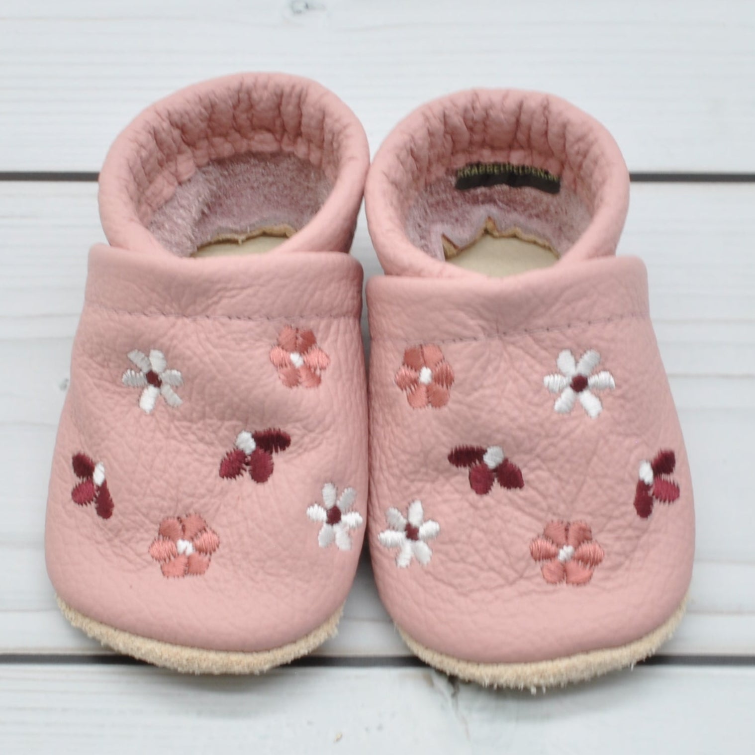 Krabbelschuhe in rosa mit Blumen in Größe 17
