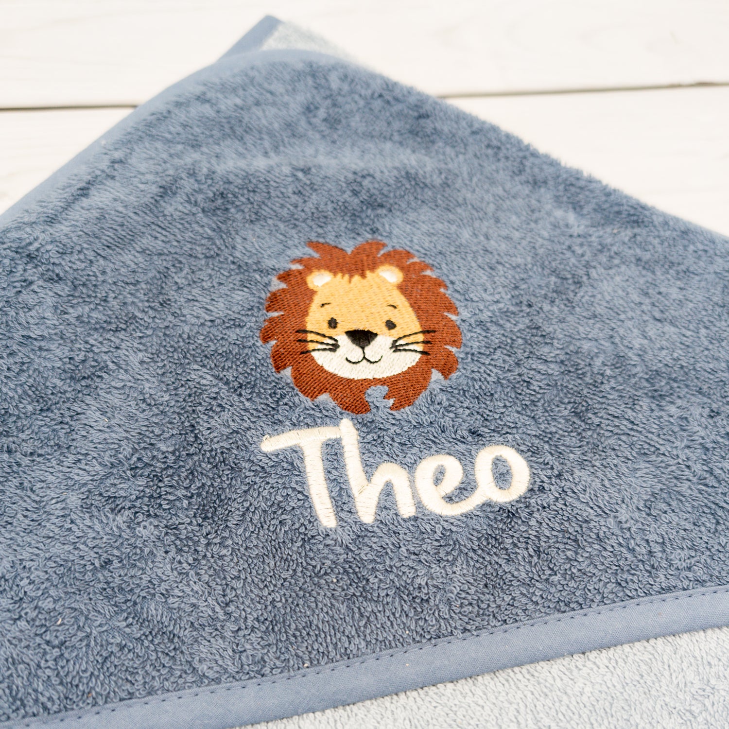 Personalisierbares Kapuzenhandtuch für Babys und Kinder - Bestickt mit Löwe - Weiches Badehandtuch mit Namen