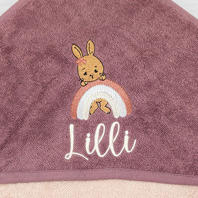 Personalisiertes Kapuzenhandtuch mit  Hase und Regenbogen - Geschenk mit Namen
