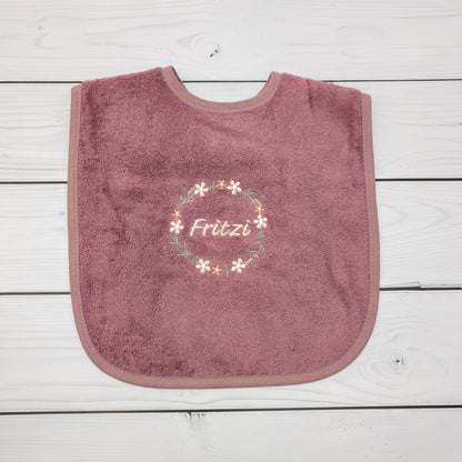 Lätzchen aus Frottee Blumenkranz und Name personalisiert