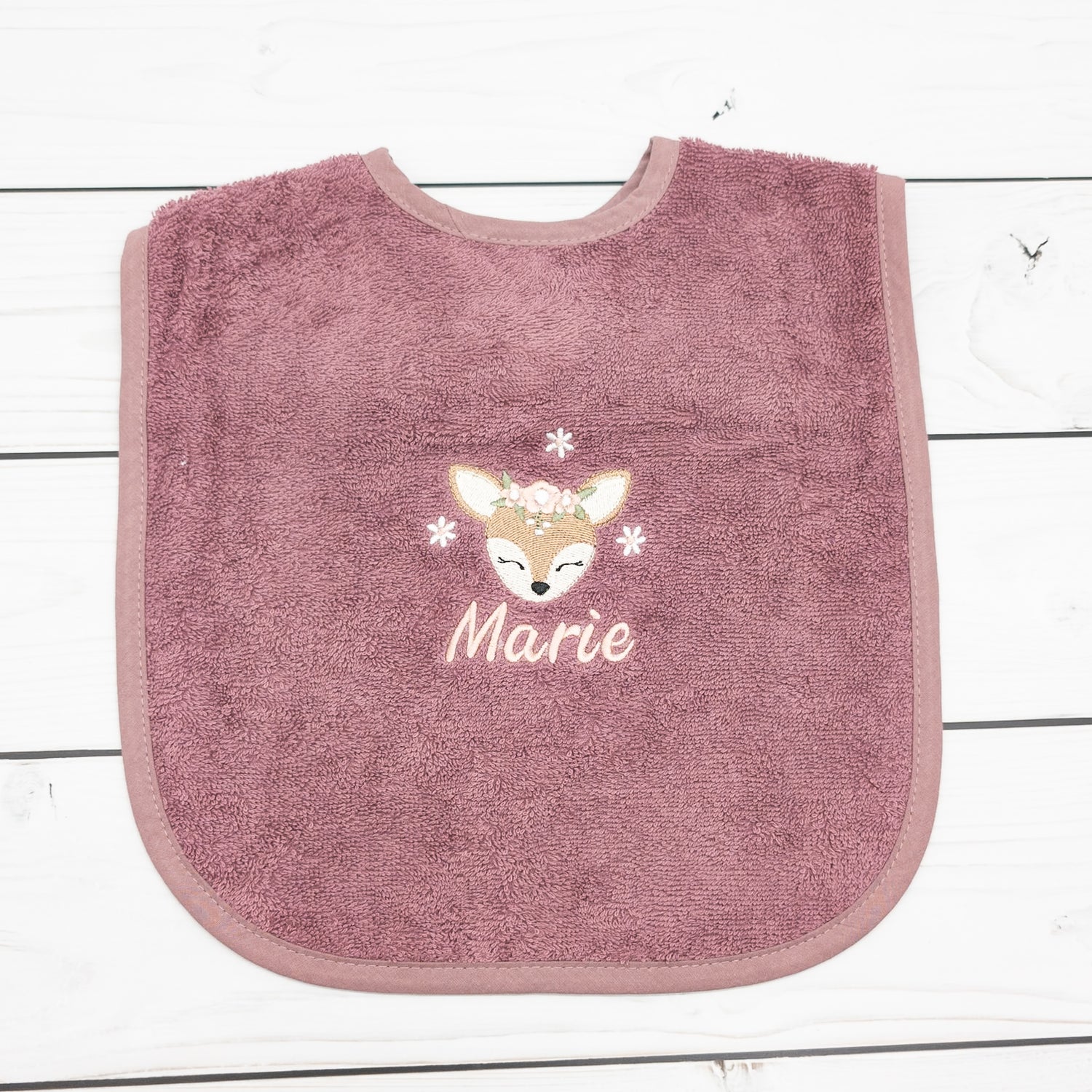 Lätzchen aus Frottee mit Reh und Name personalisiert