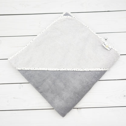 Personalisiertes Kapuzenhandtuch mit Blumen und Name - 100x100cm - das perfekte Geschenk zur Geburt