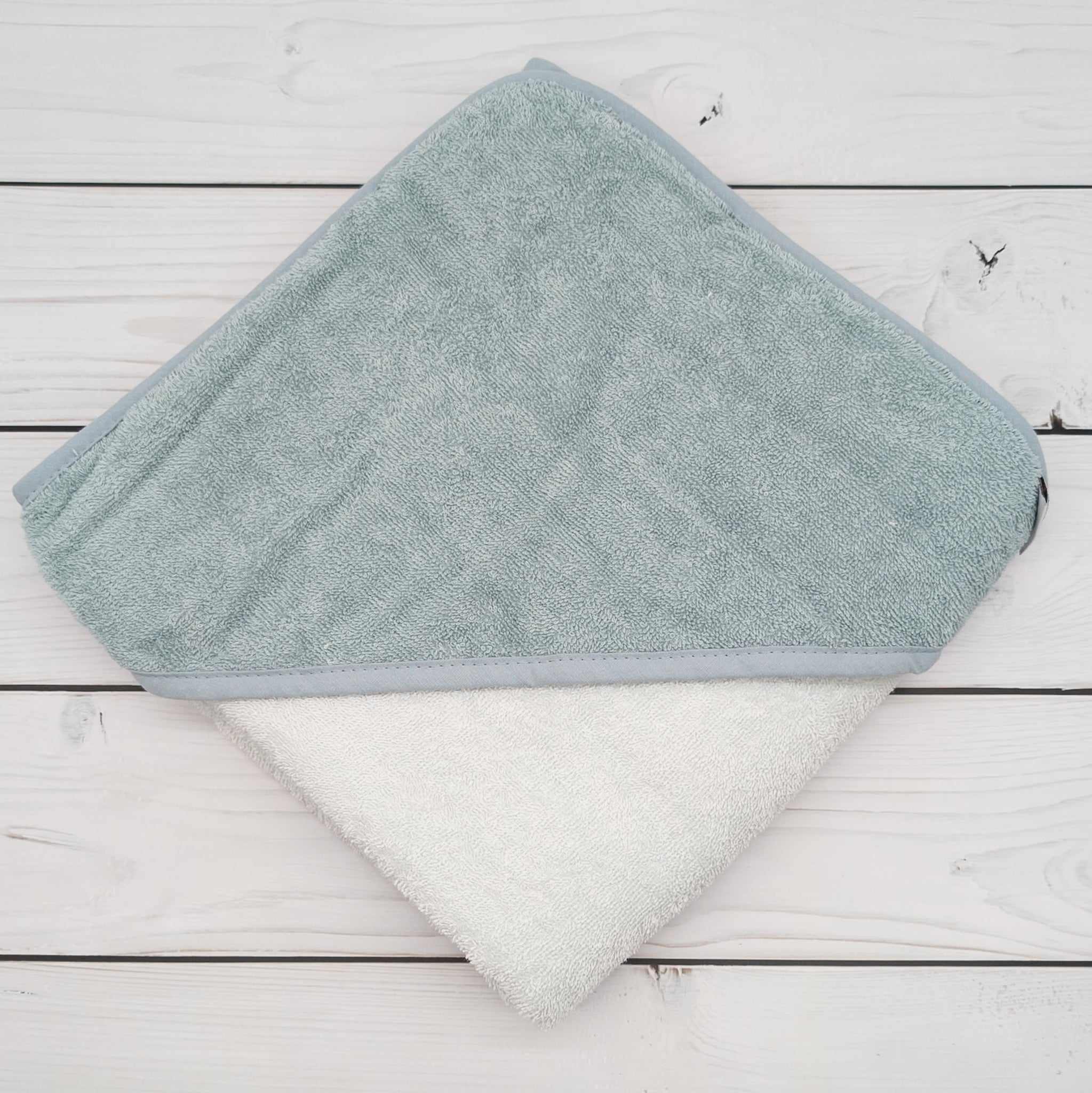 Personalisiertes Kapuzenhandtuch mit Blumen und Name - 100x100cm - das perfekte Geschenk zur Geburt