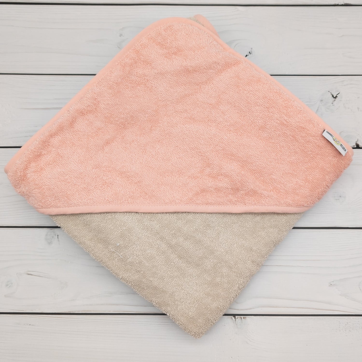 Kapuzenhandtuch mit Regenbogen und mit Namen personalisiert 100 x 100cm Babygeschenk