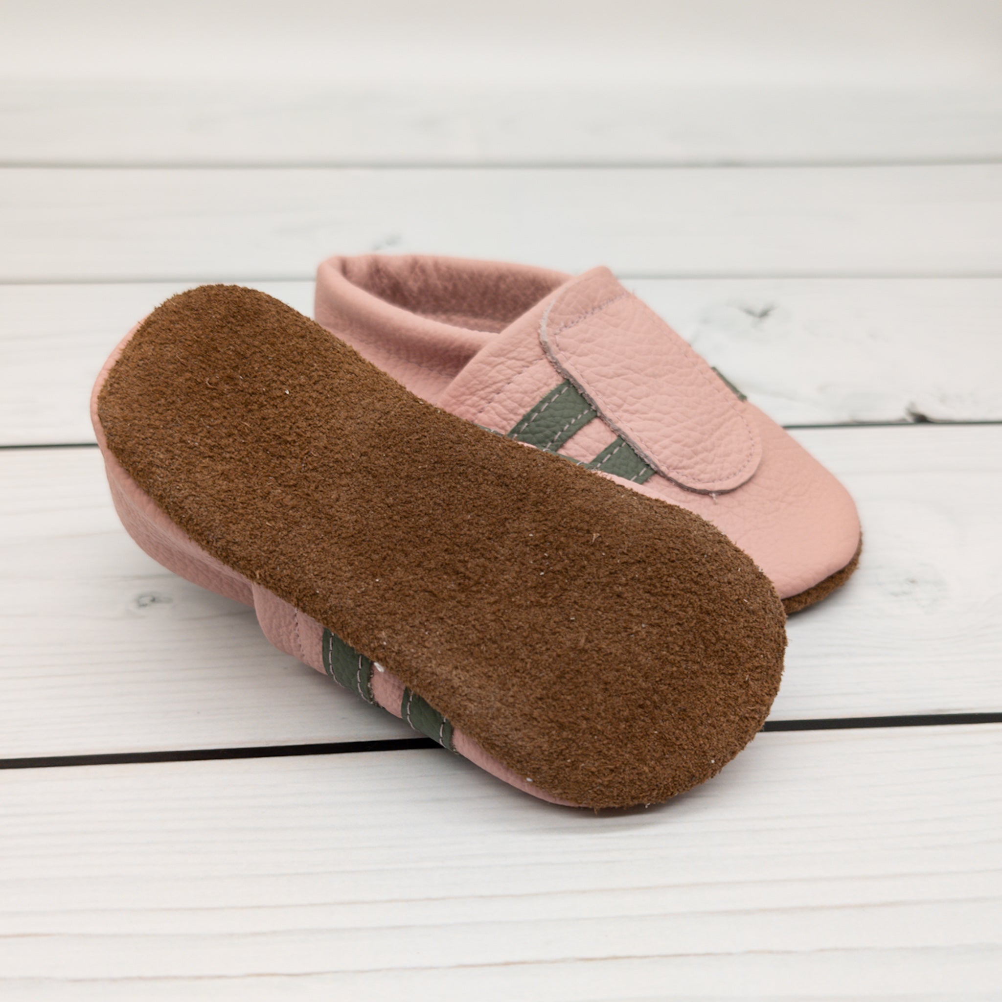 Krabbelschuhe in rosa mit grünen Streifen - Größe 21