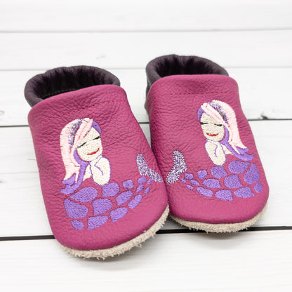 Krabbelschuhe in pink und lila mit Meerjungfrau in Größe 24