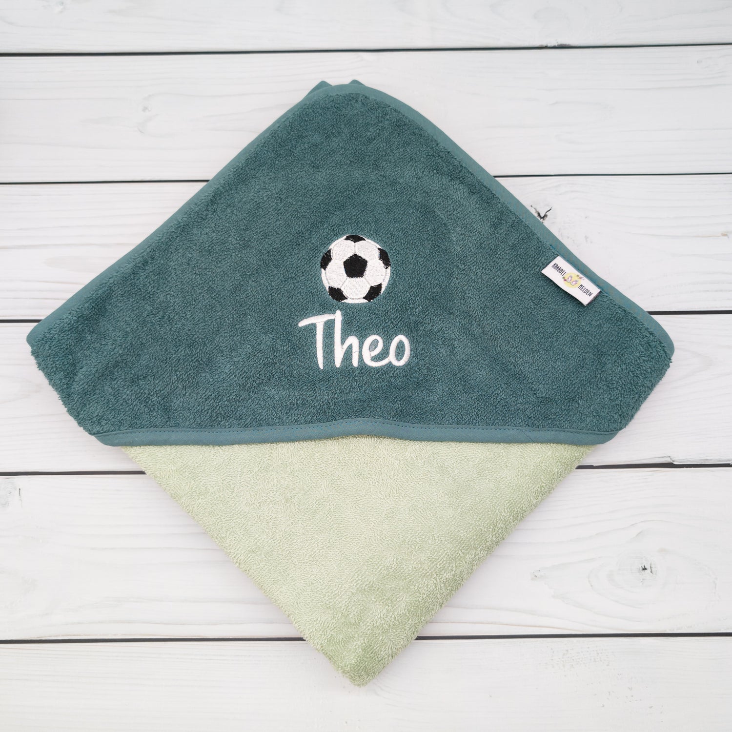 Personalisiertes Kapuzenbadetuch mit Fußball und Name – Kuscheliges Handtuch für kleine Fußballfans