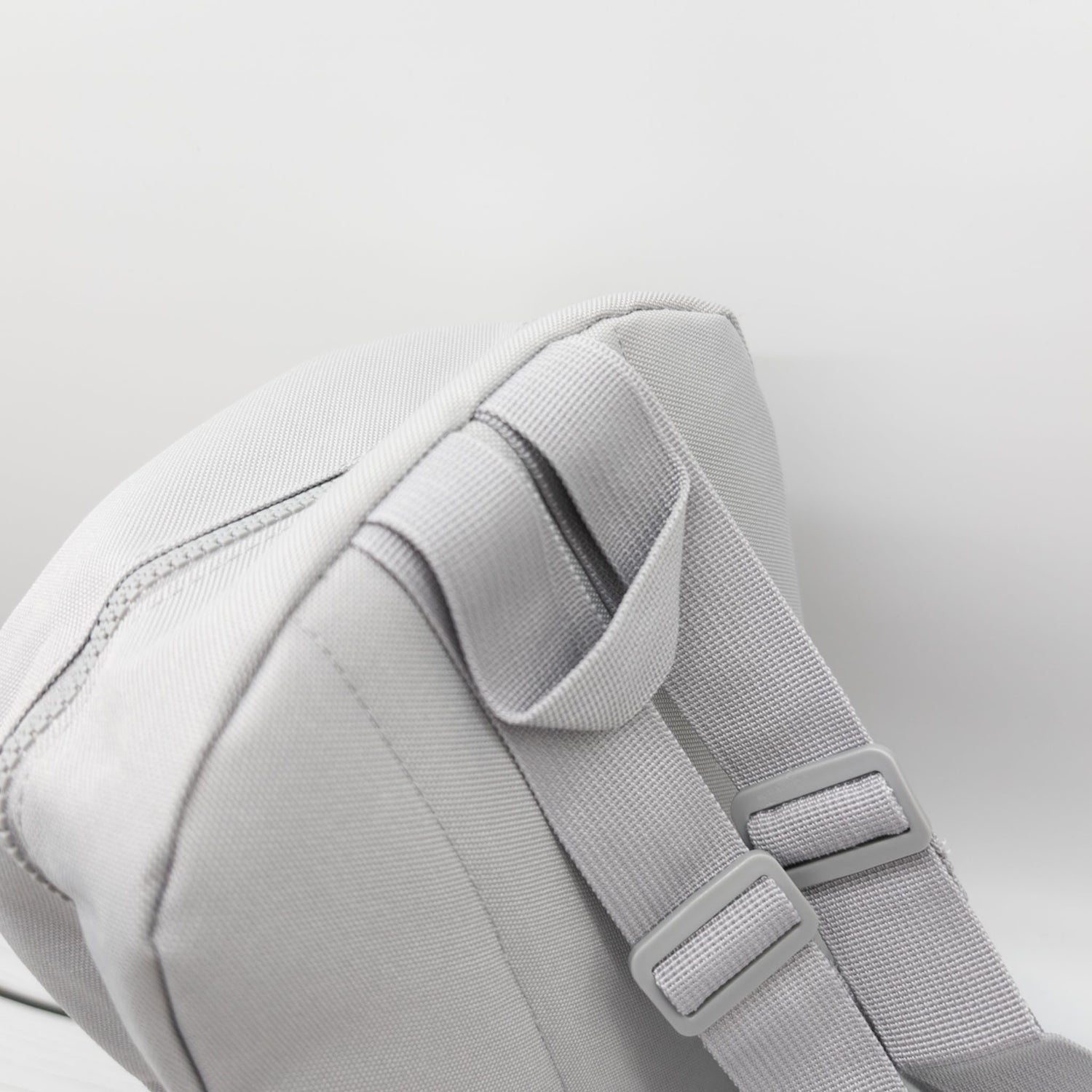 Kinderrucksack personalisiert mit Name und Bagger in 6 Farben wähbar