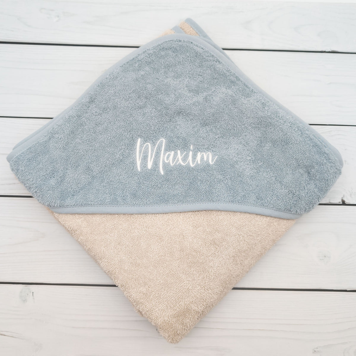 Kapuzenhandtuch bestickt mit Name - 10 Farben  100x100cm personalisiert