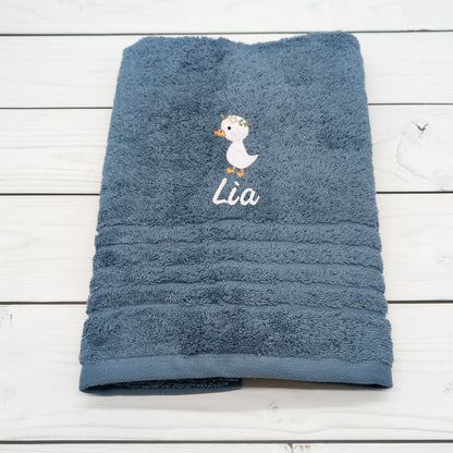 Personalisiertes Handtuch mit Gans und Name bestickt – 50 x 100cm