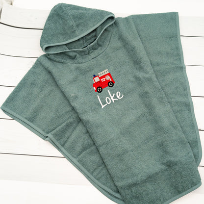 Badeponcho mit Feuewehrauto und Namen - Tolles Geschenk für kleine Helden