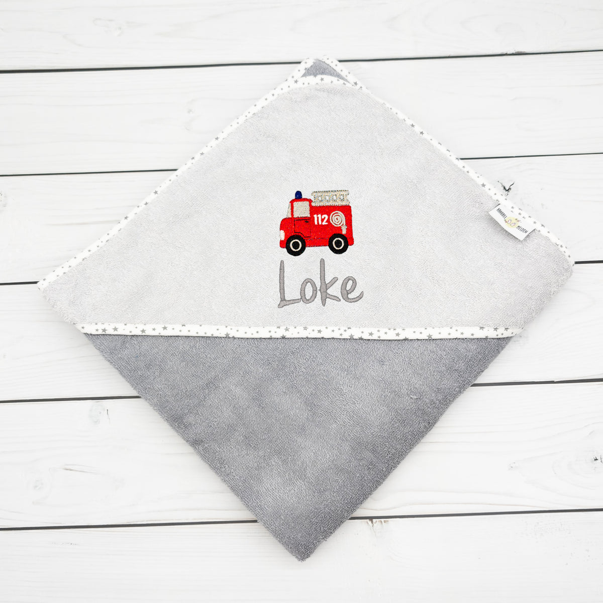 Kapuzenhandtuch mit Feuerwehrauto und Name personalisiert 100x100 cm - Geburtsgeschenk Baby